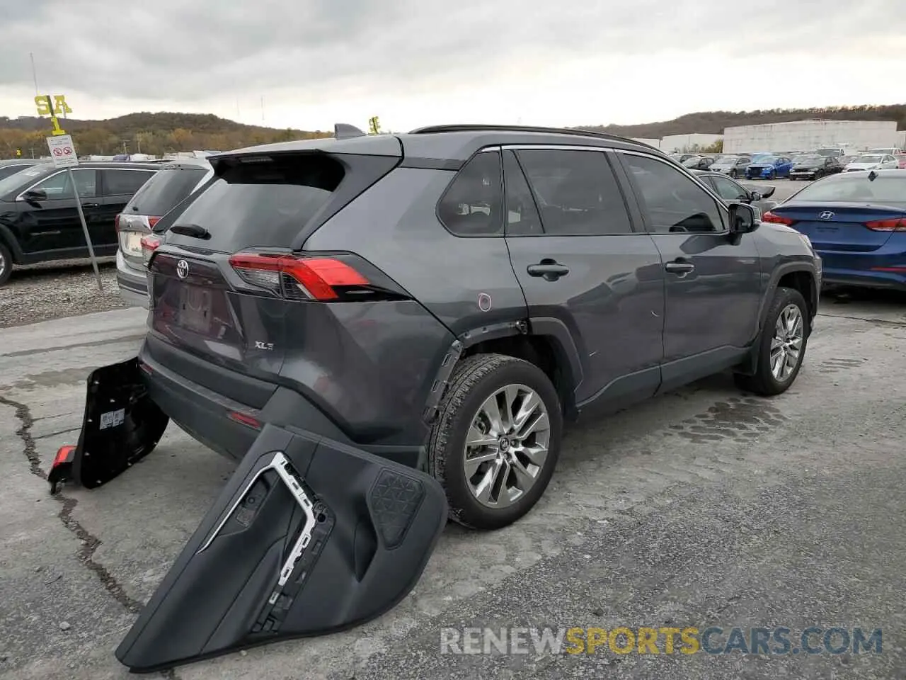 4 Фотография поврежденного автомобиля 2T3C1RFV4KC033360 TOYOTA RAV4 2019