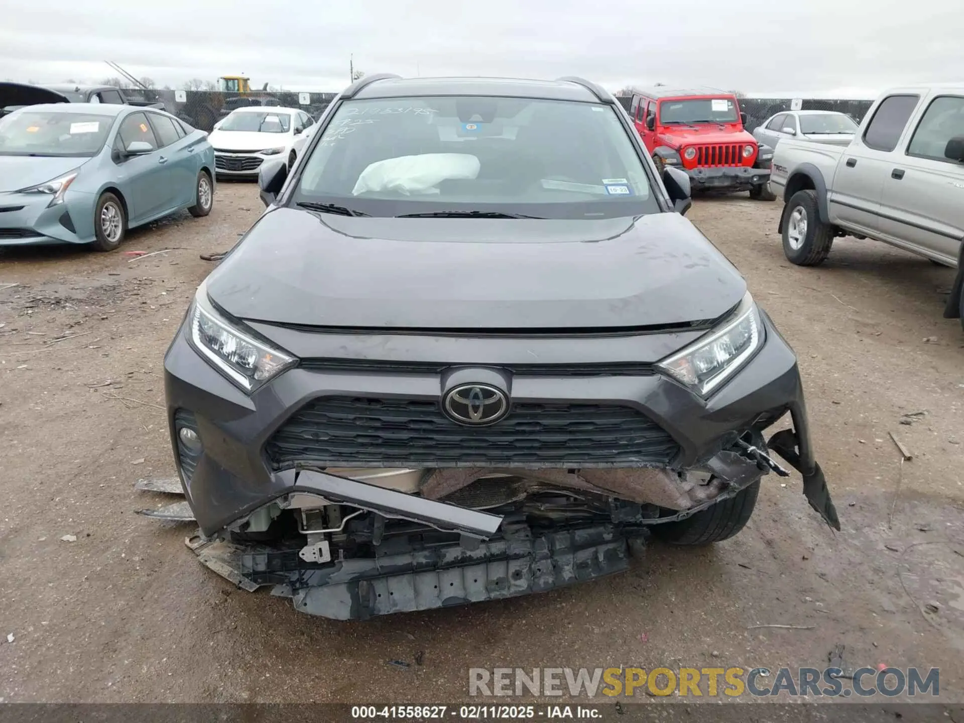 12 Photograph of a damaged car 2T3C1RFV4KW004827 TOYOTA RAV4 2019