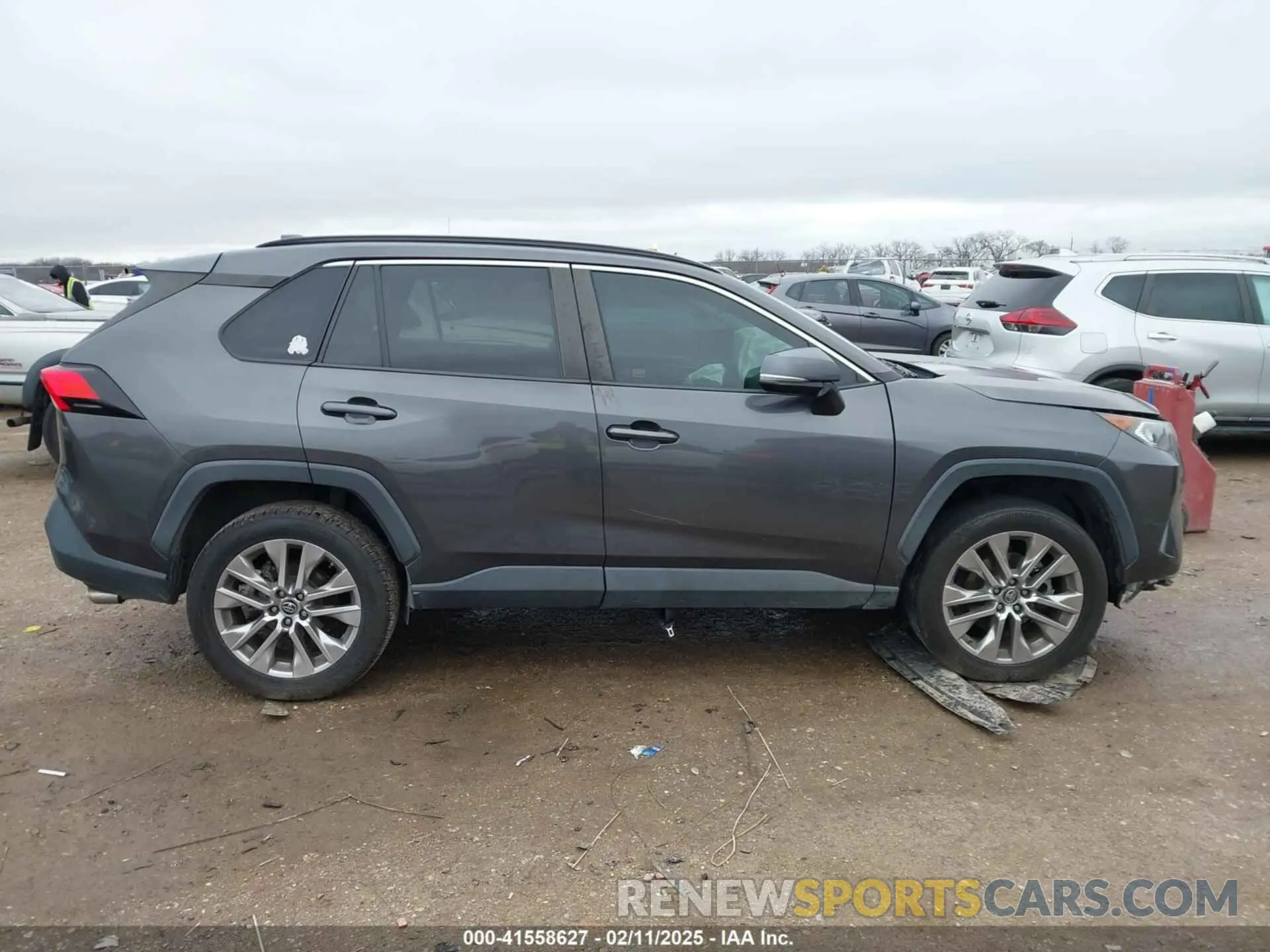 13 Photograph of a damaged car 2T3C1RFV4KW004827 TOYOTA RAV4 2019