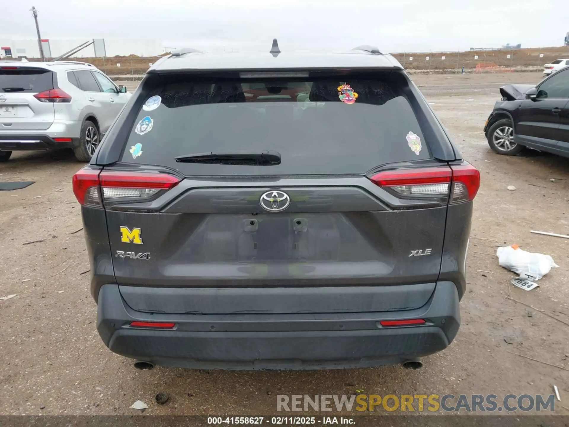16 Photograph of a damaged car 2T3C1RFV4KW004827 TOYOTA RAV4 2019