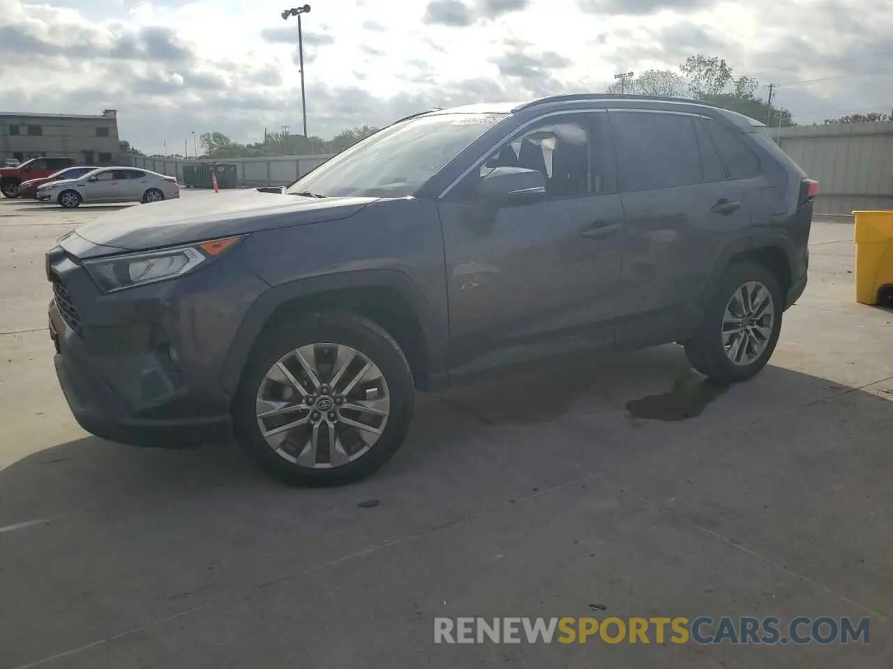 1 Фотография поврежденного автомобиля 2T3C1RFV5KC003039 TOYOTA RAV4 2019