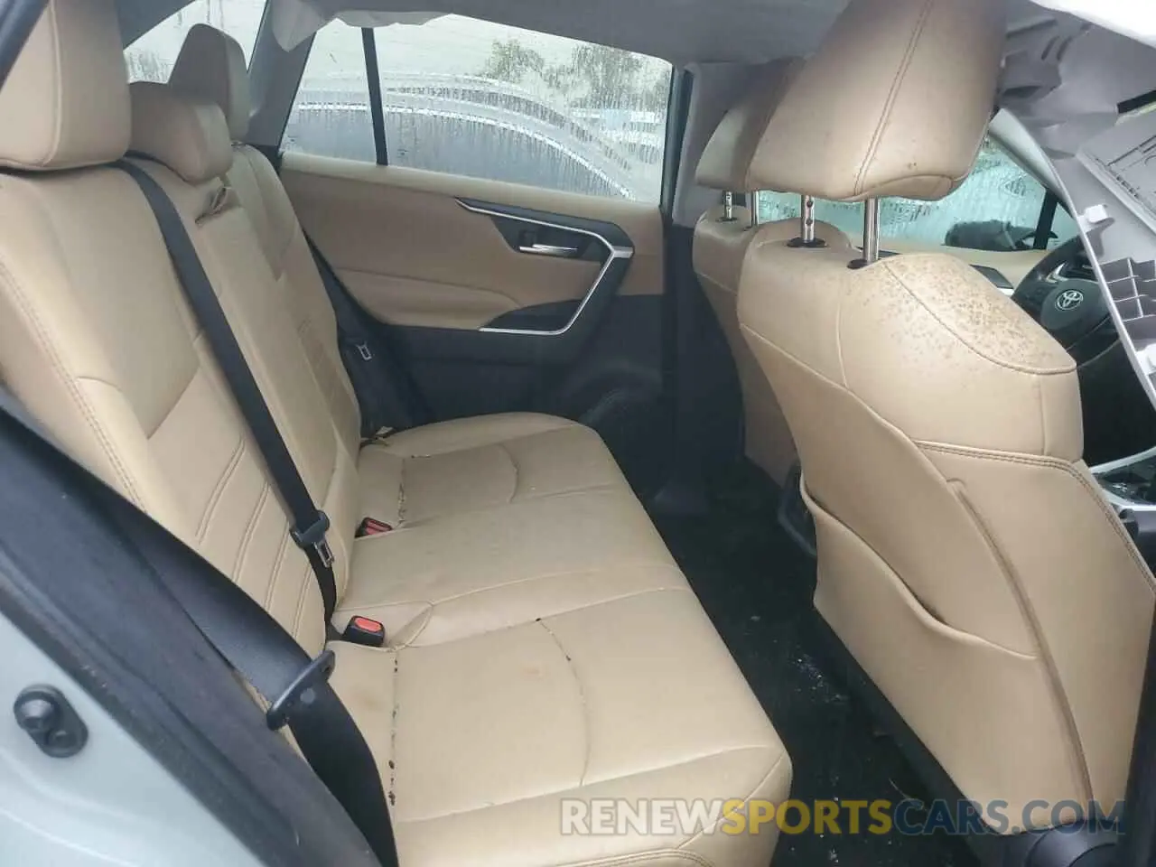 11 Photograph of a damaged car 2T3C1RFV5KW027369 TOYOTA RAV4 2019