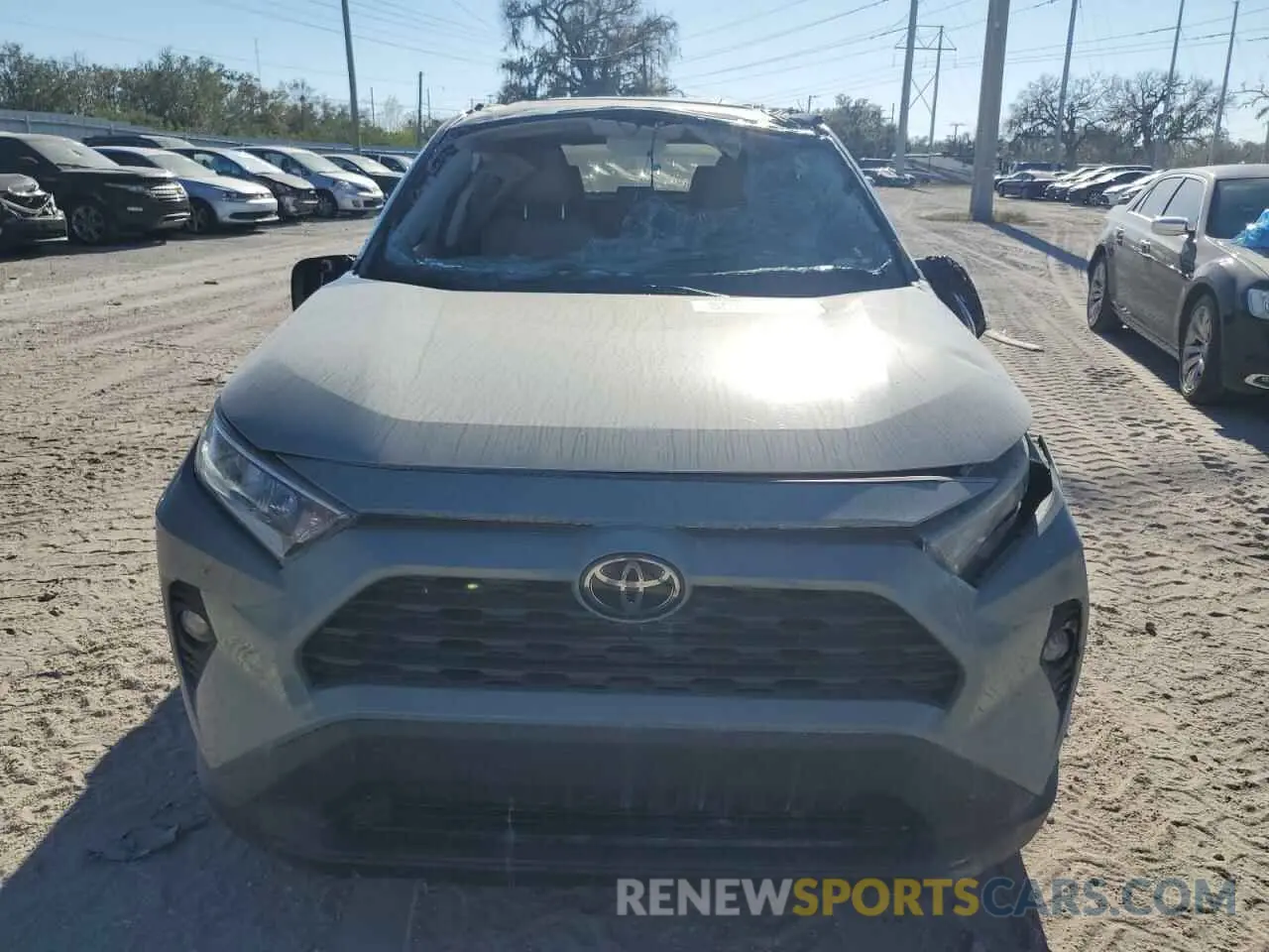 5 Photograph of a damaged car 2T3C1RFV5KW027369 TOYOTA RAV4 2019
