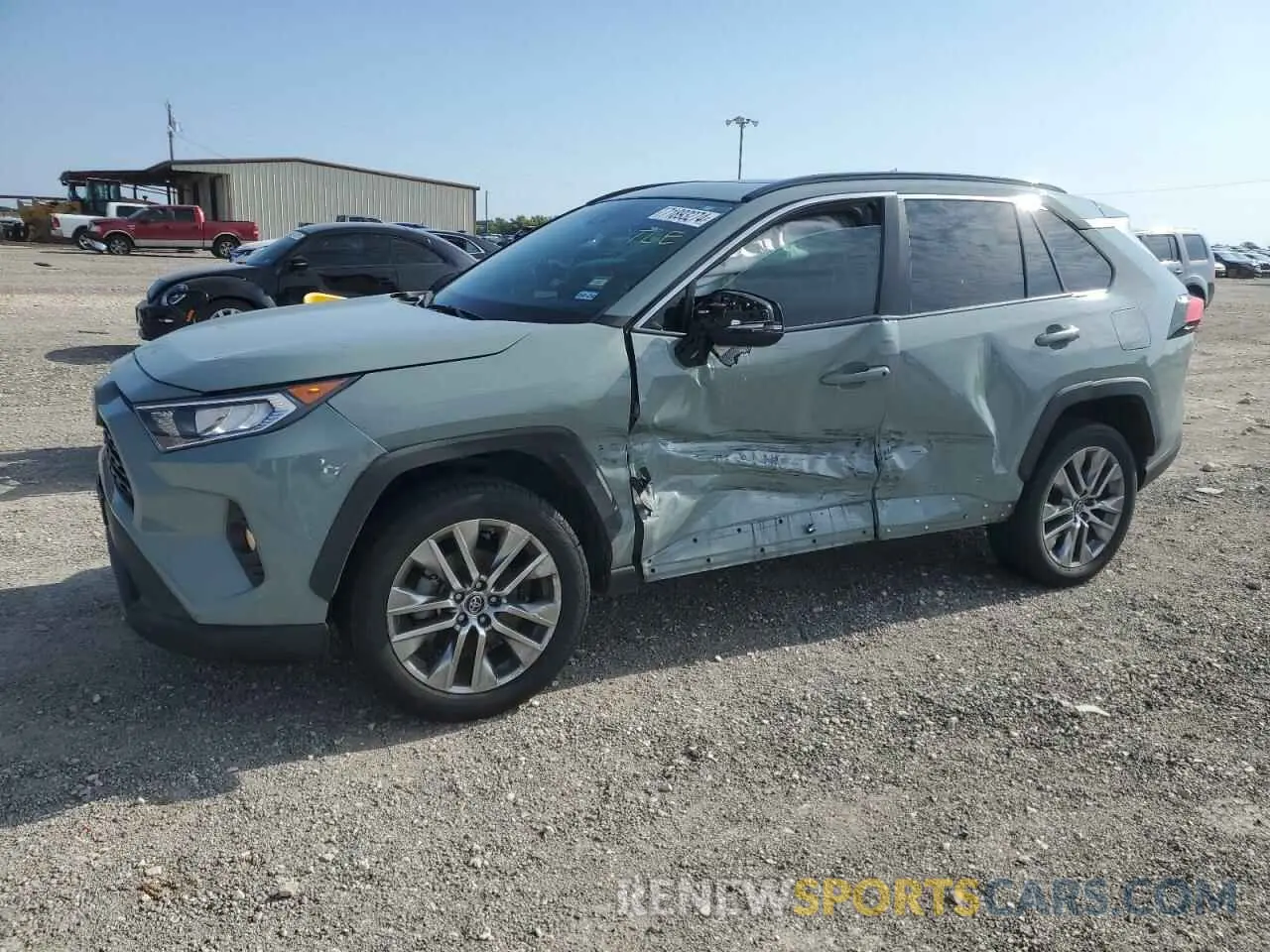 1 Photograph of a damaged car 2T3C1RFV5KW033561 TOYOTA RAV4 2019