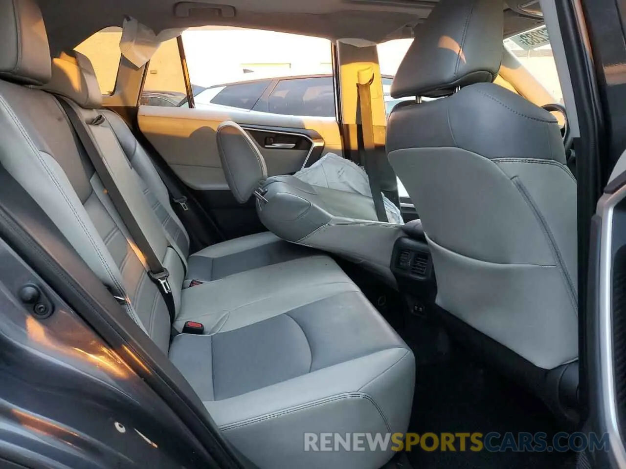 10 Фотография поврежденного автомобиля 2T3C1RFV6KW025856 TOYOTA RAV4 2019