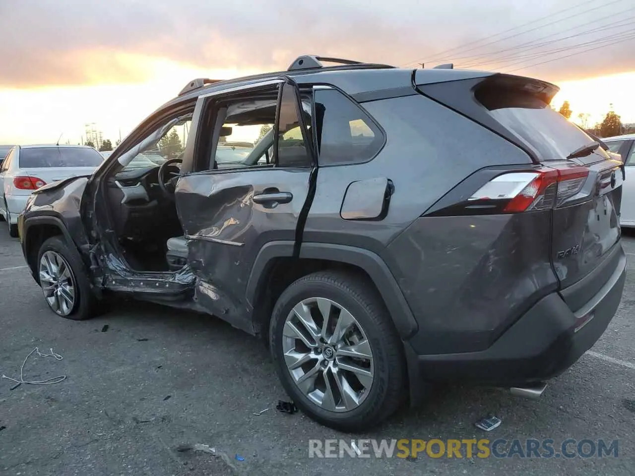 2 Фотография поврежденного автомобиля 2T3C1RFV6KW025856 TOYOTA RAV4 2019