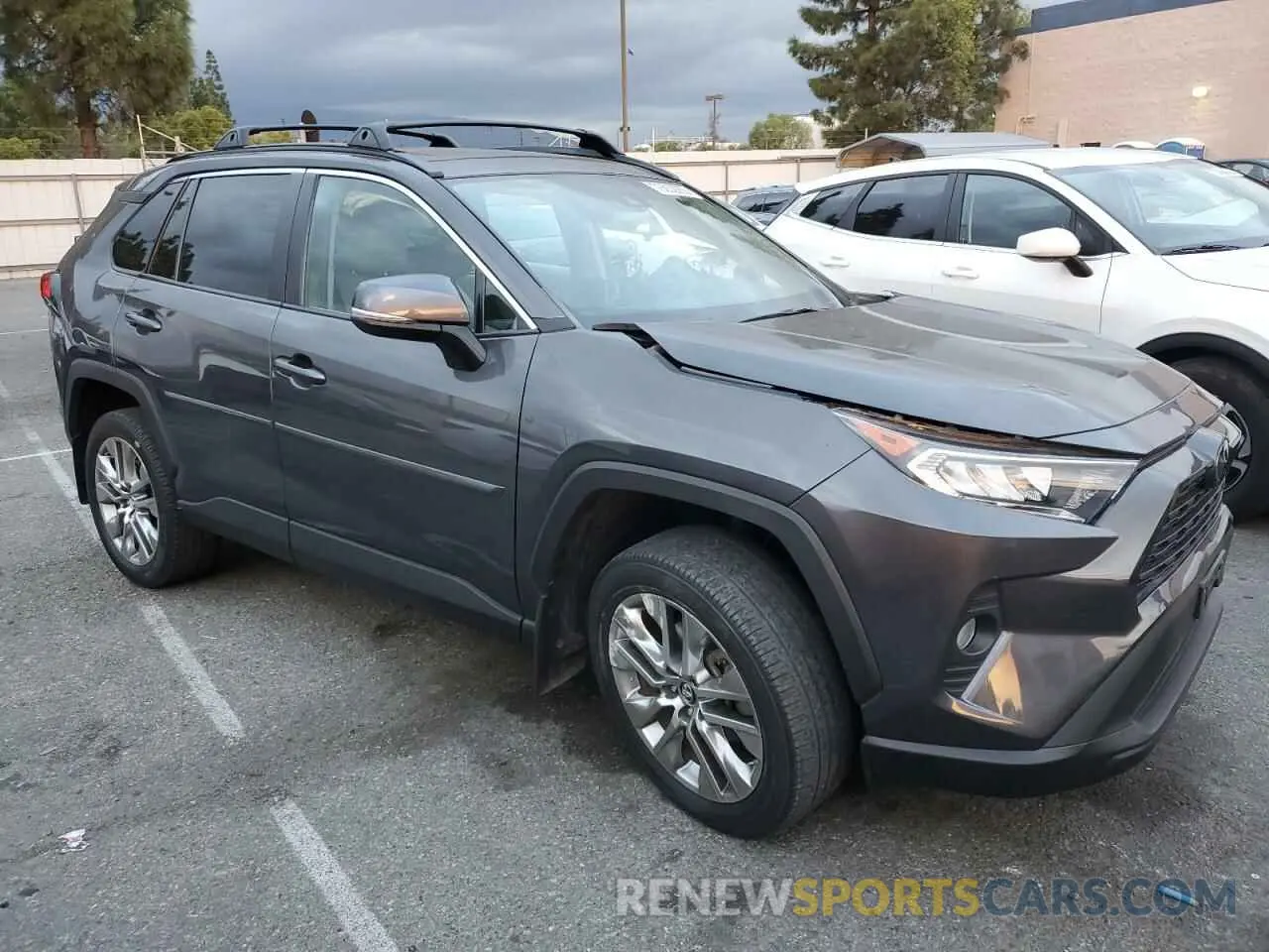 4 Фотография поврежденного автомобиля 2T3C1RFV6KW025856 TOYOTA RAV4 2019