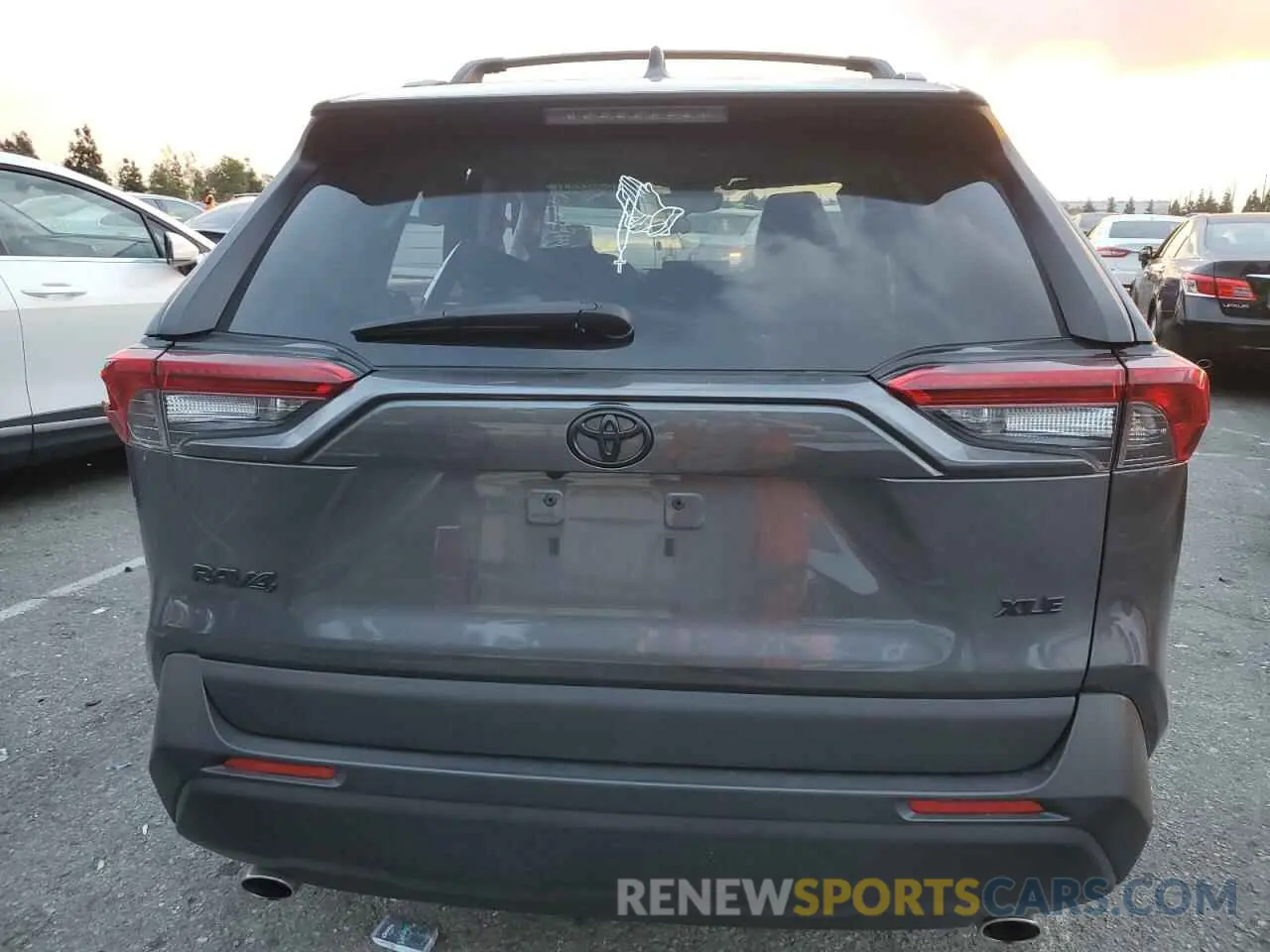 6 Фотография поврежденного автомобиля 2T3C1RFV6KW025856 TOYOTA RAV4 2019