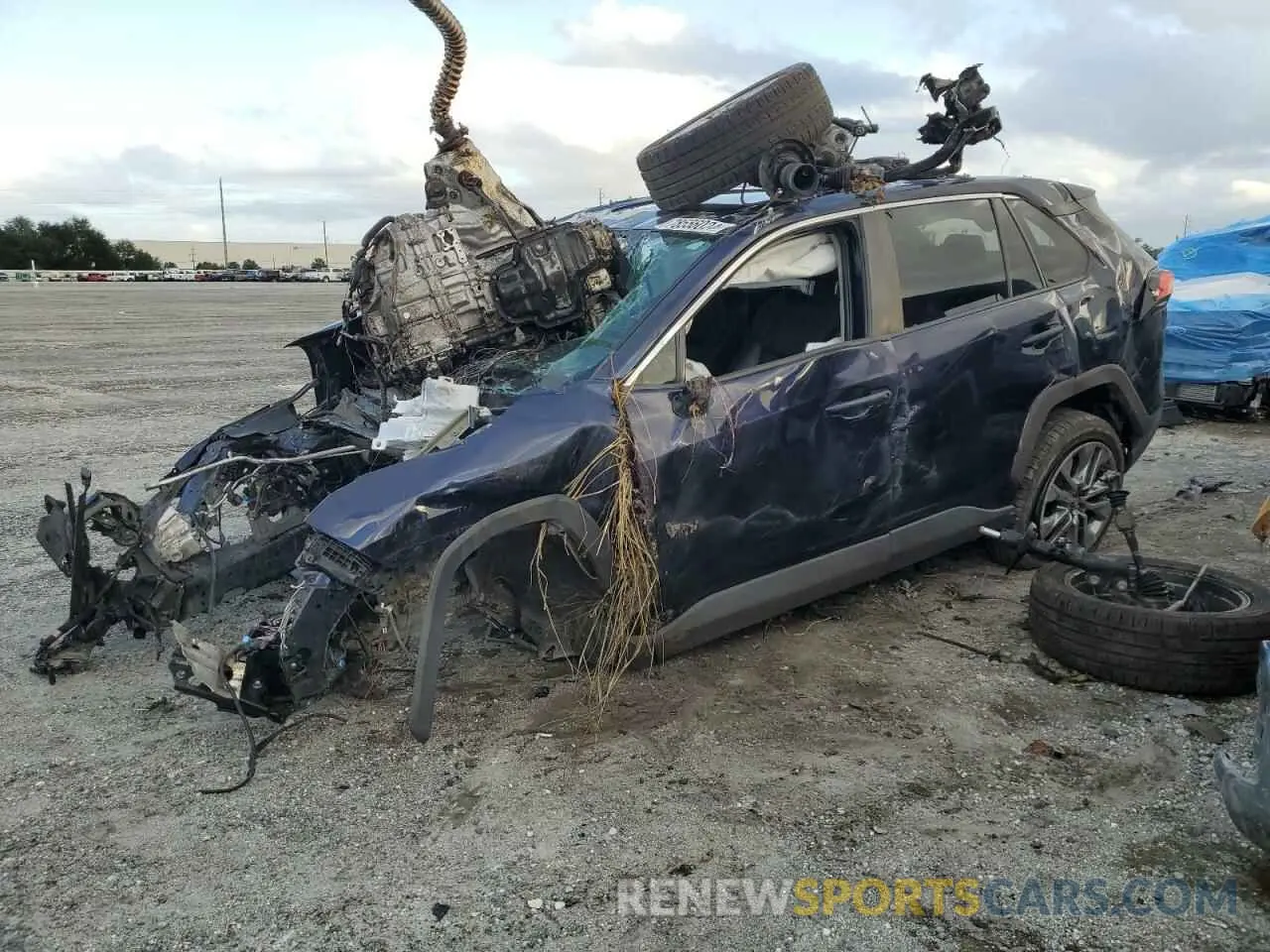 1 Фотография поврежденного автомобиля 2T3C1RFV6KW041197 TOYOTA RAV4 2019
