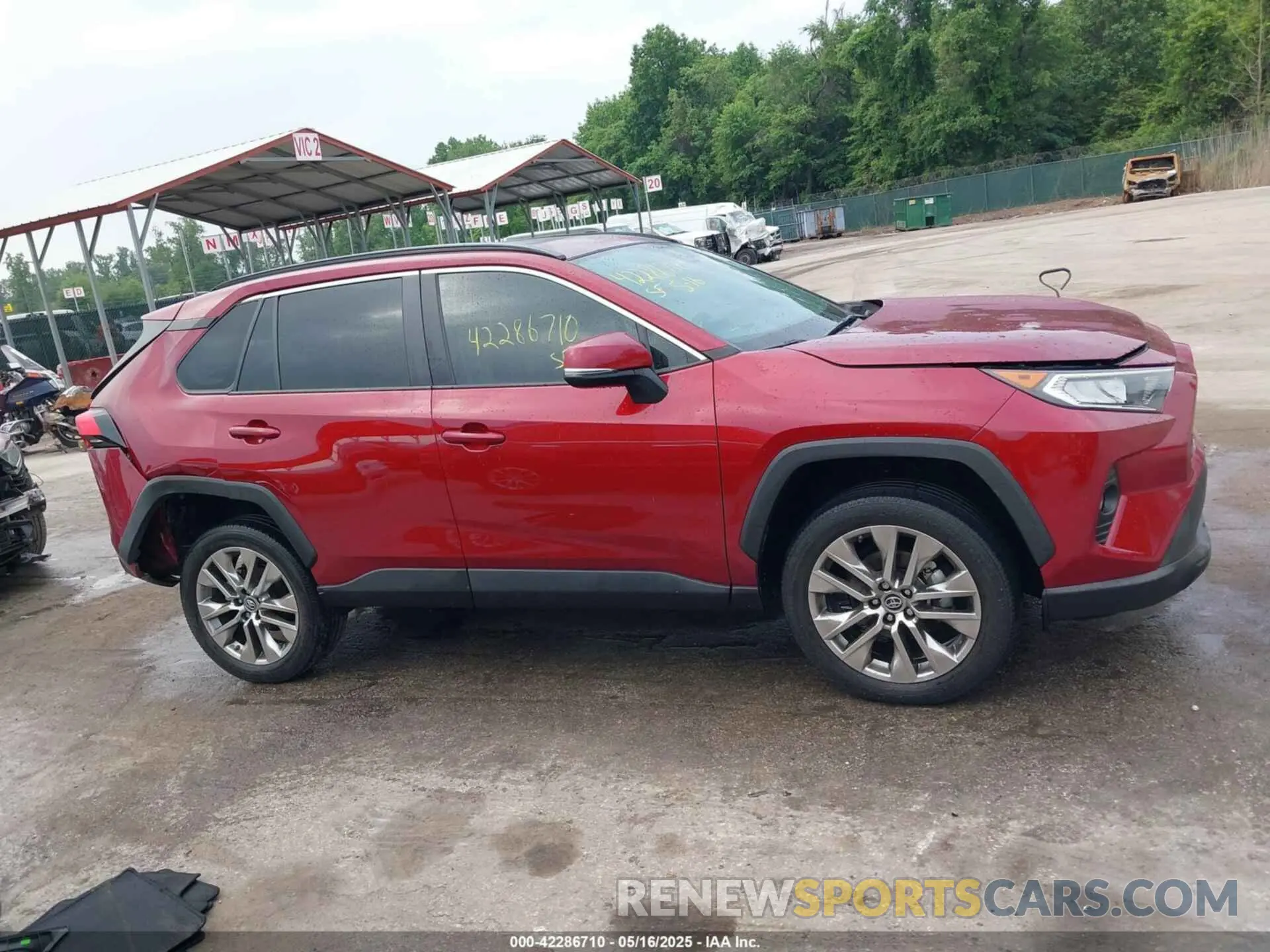 13 Photograph of a damaged car 2T3C1RFV6KW046206 TOYOTA RAV4 2019