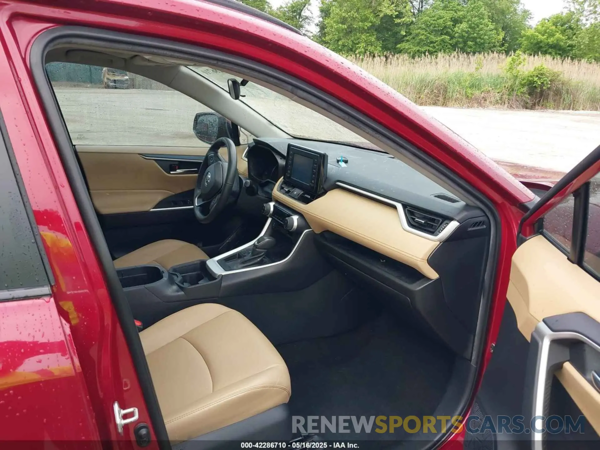 5 Photograph of a damaged car 2T3C1RFV6KW046206 TOYOTA RAV4 2019