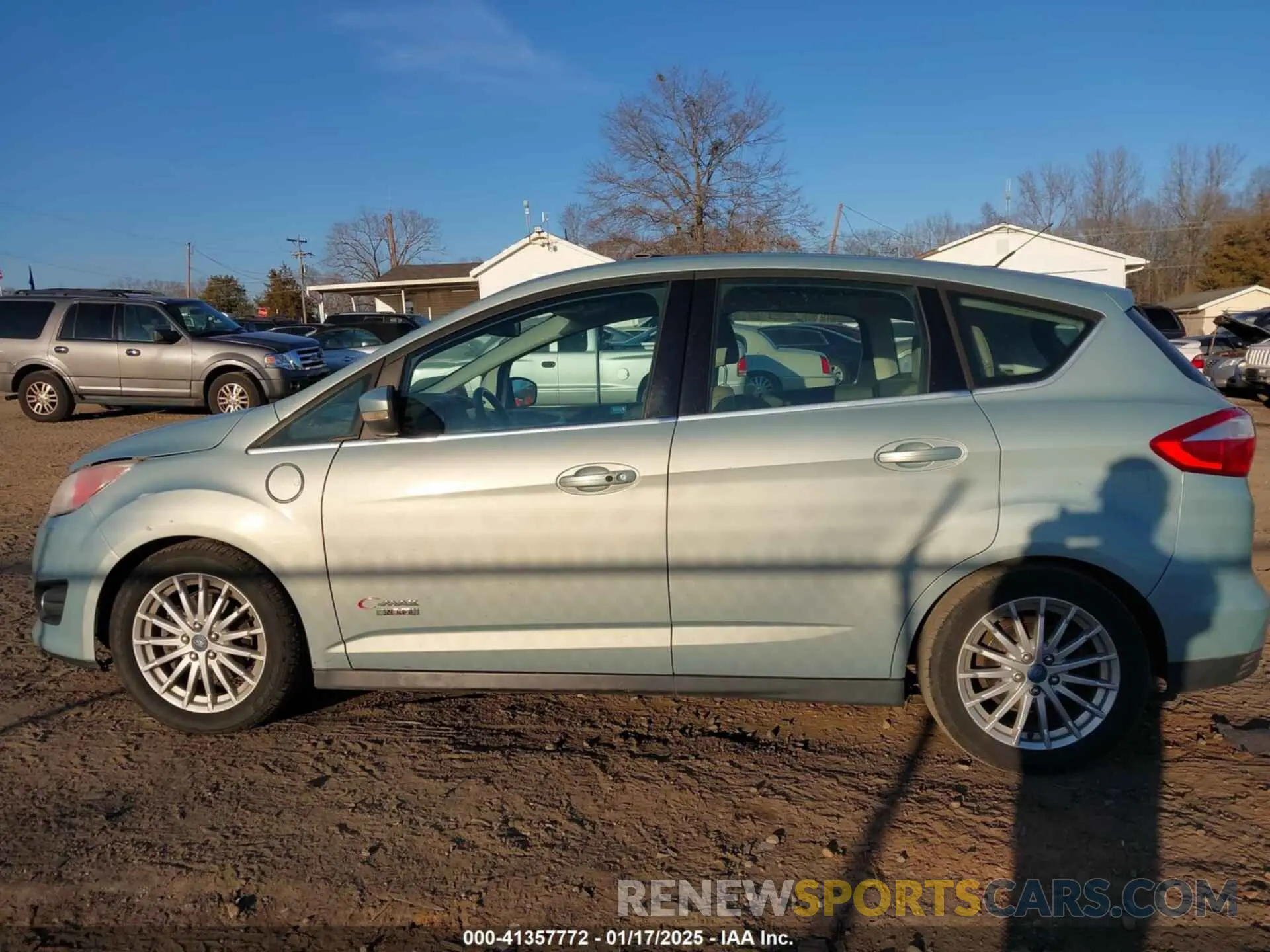 15 Photograph of a damaged car 2T3C1RFV7KW026367 TOYOTA RAV4 2019