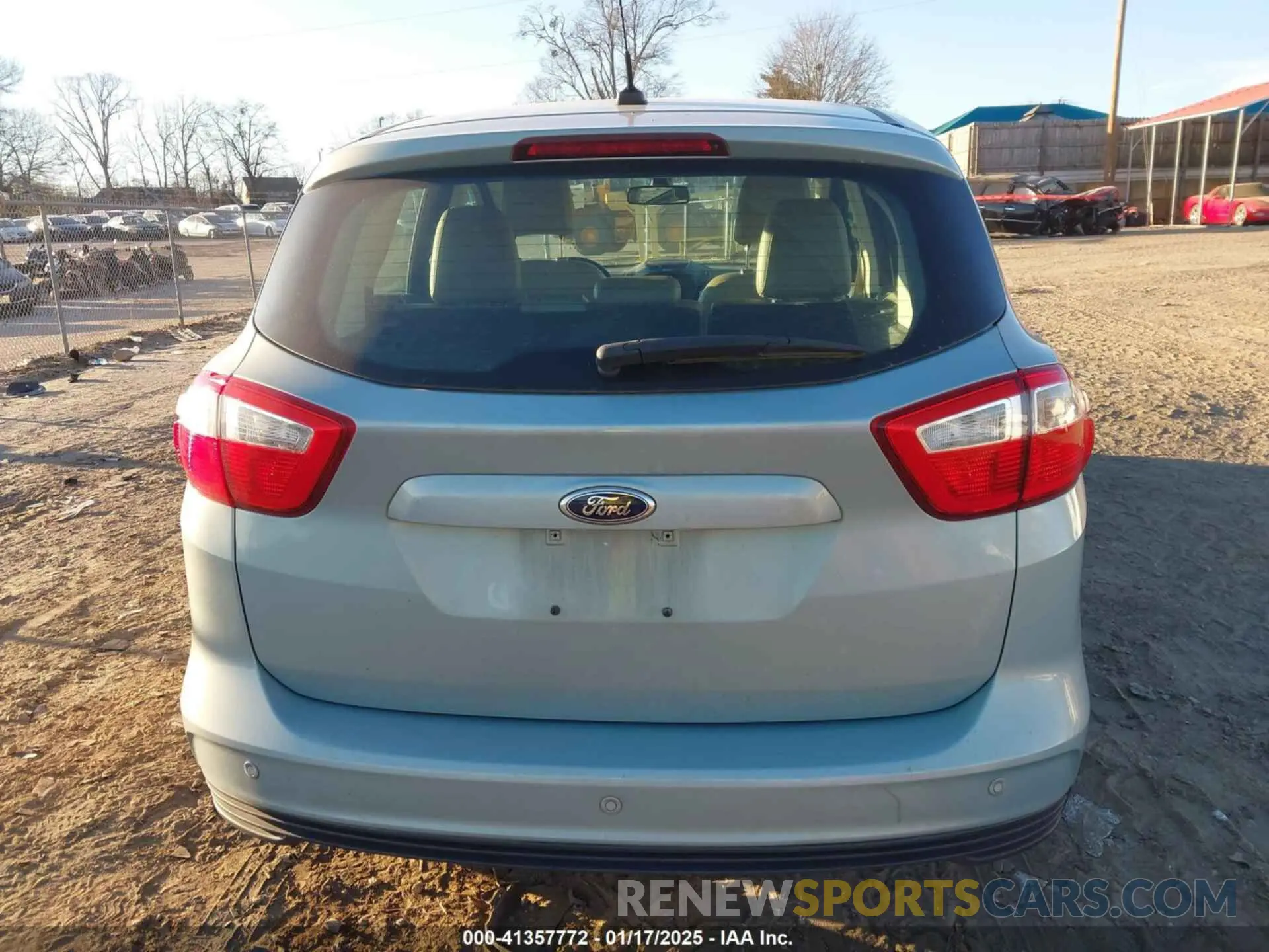 17 Photograph of a damaged car 2T3C1RFV7KW026367 TOYOTA RAV4 2019