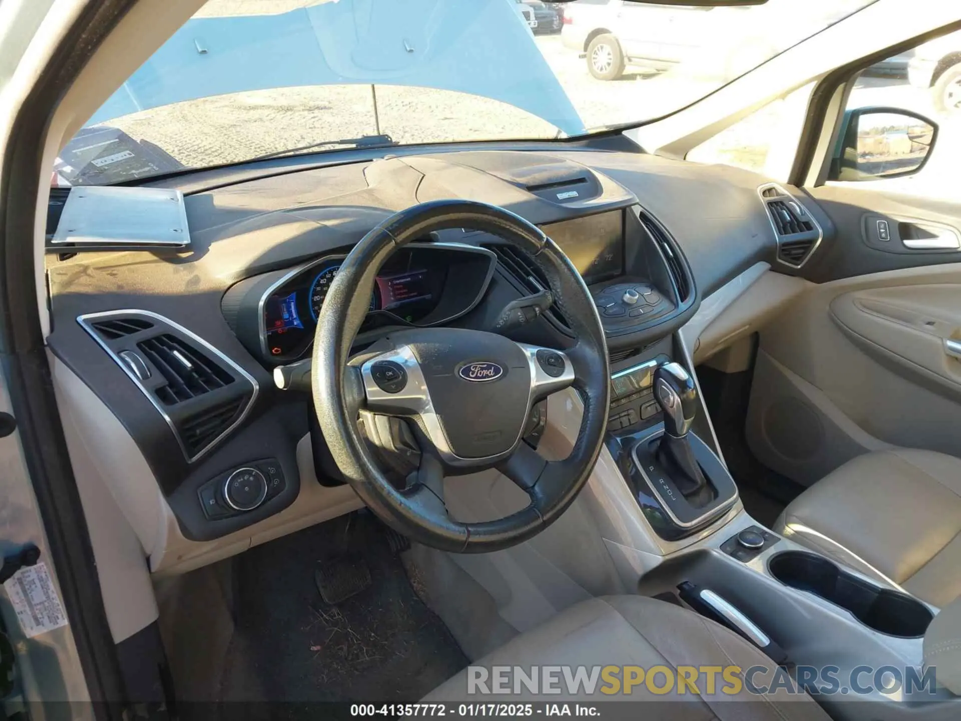 18 Photograph of a damaged car 2T3C1RFV7KW026367 TOYOTA RAV4 2019