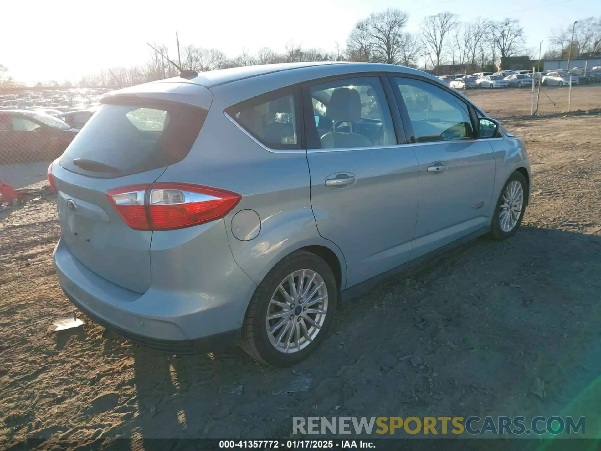 4 Photograph of a damaged car 2T3C1RFV7KW026367 TOYOTA RAV4 2019