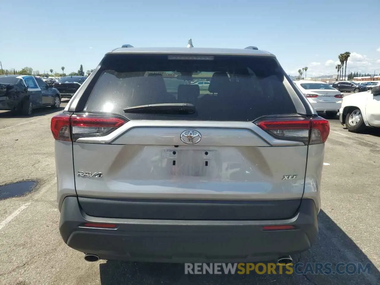 6 Photograph of a damaged car 2T3C1RFV8KC024743 TOYOTA RAV4 2019