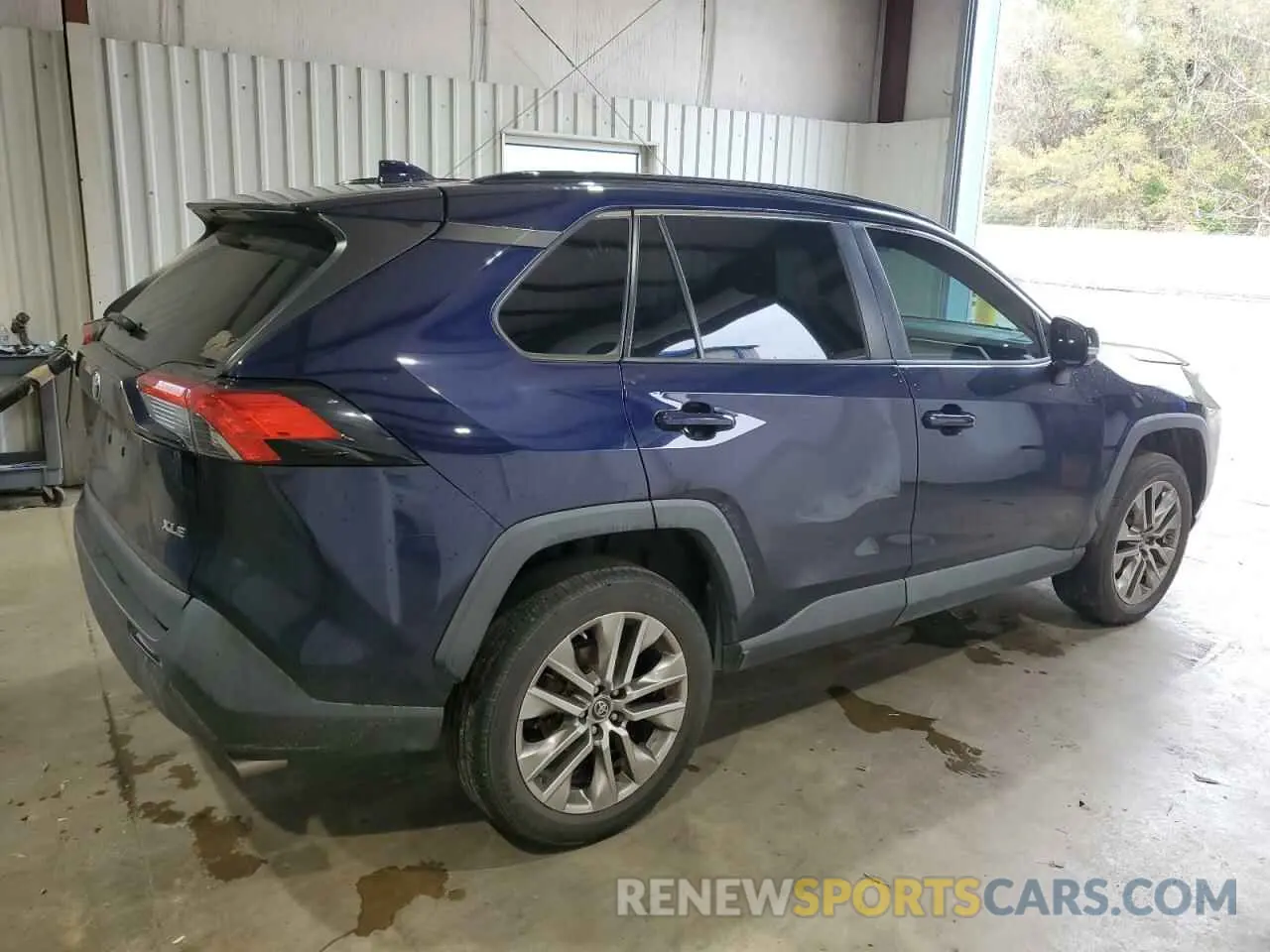 3 Фотография поврежденного автомобиля 2T3C1RFV8KC026315 TOYOTA RAV4 2019