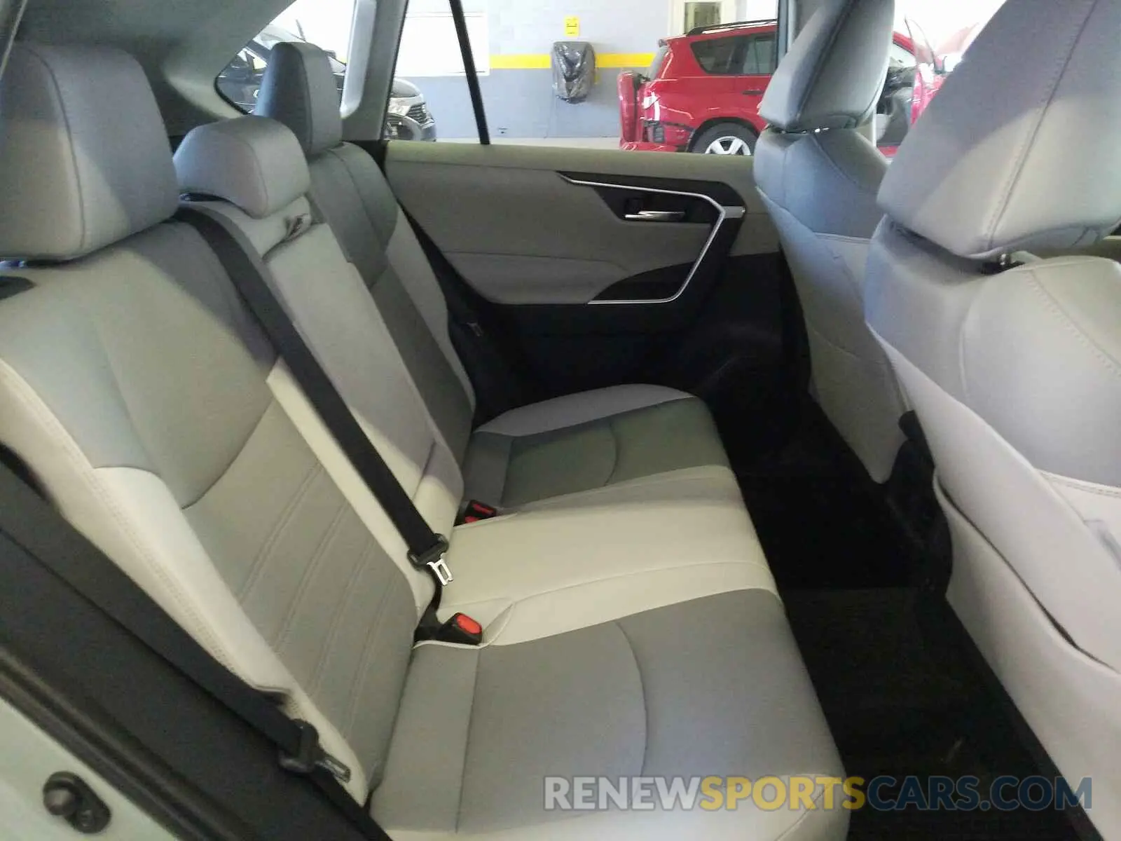 6 Photograph of a damaged car 2T3C1RFV8KW010503 TOYOTA RAV4 2019