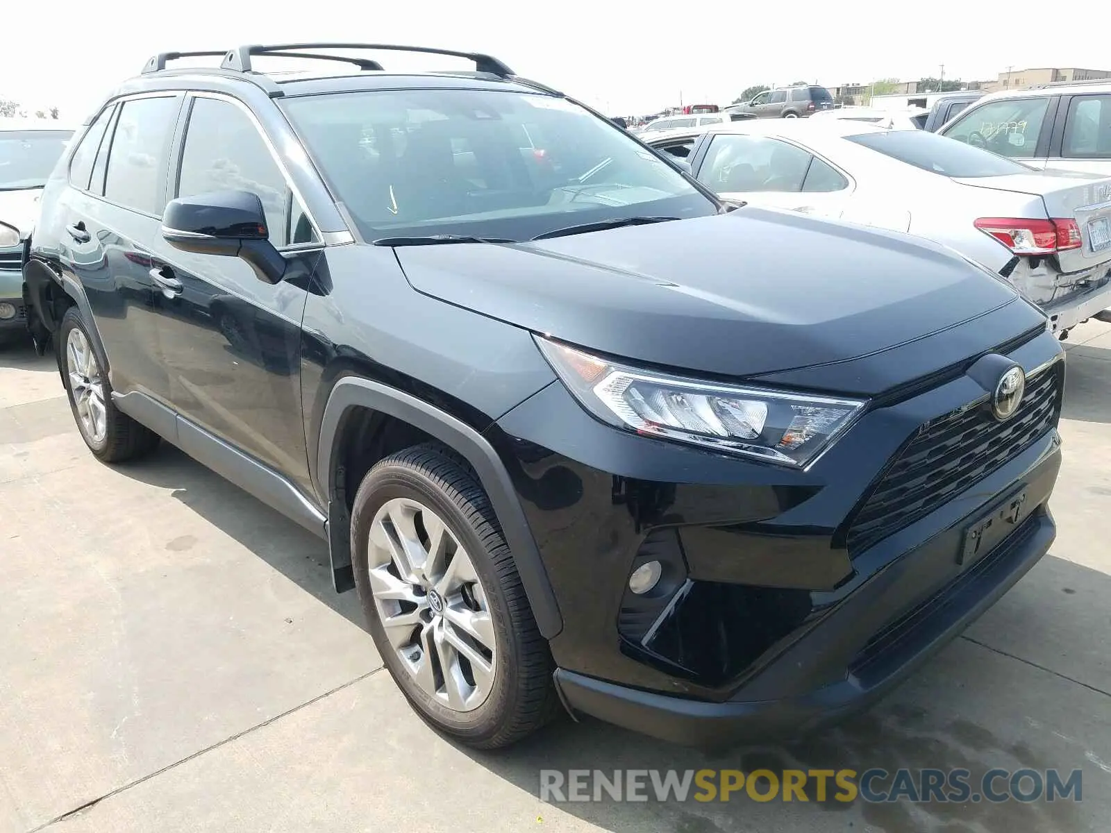 1 Photograph of a damaged car 2T3C1RFV8KW025731 TOYOTA RAV4 2019