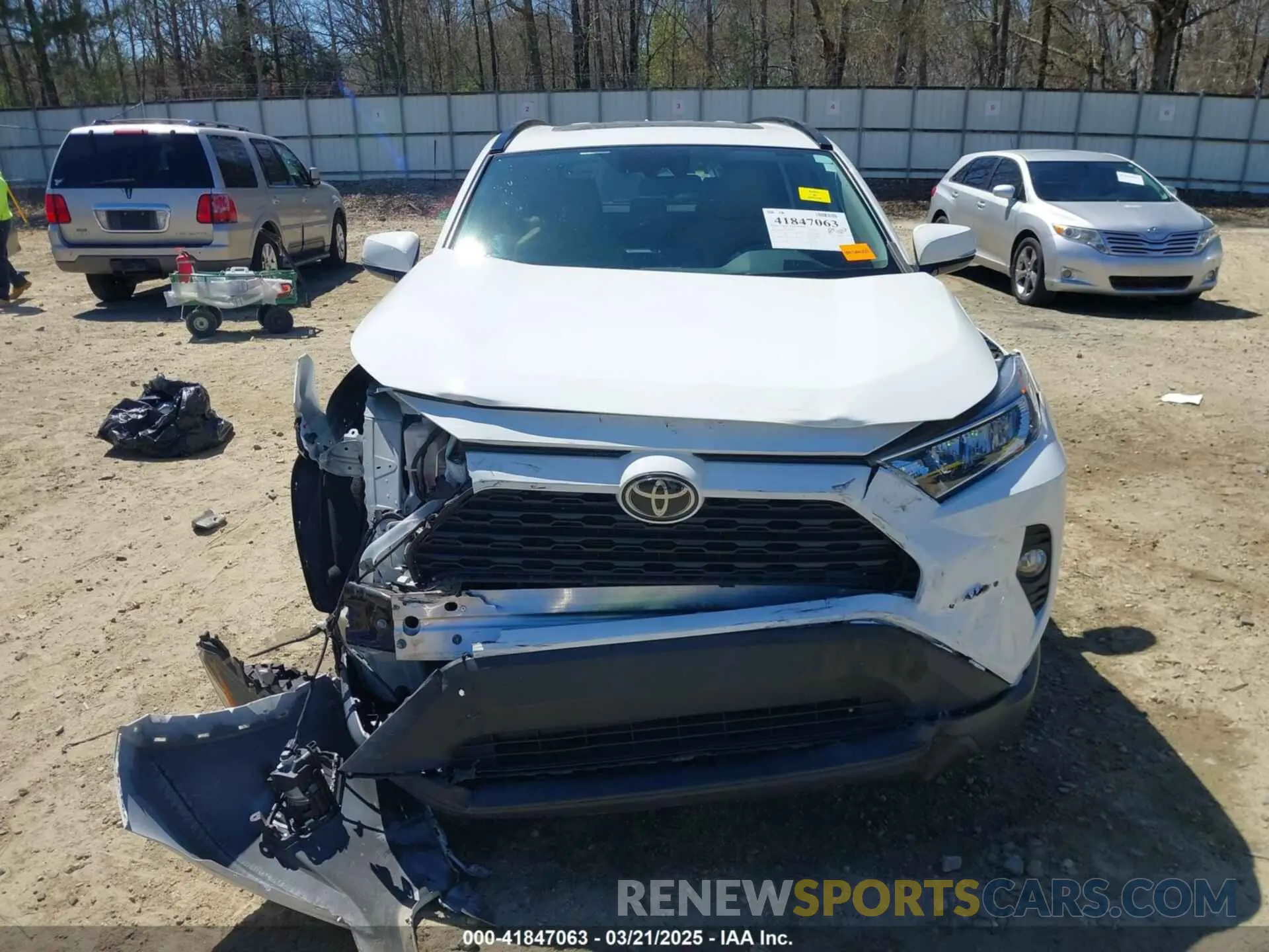 12 Photograph of a damaged car 2T3C1RFV9KC028333 TOYOTA RAV4 2019