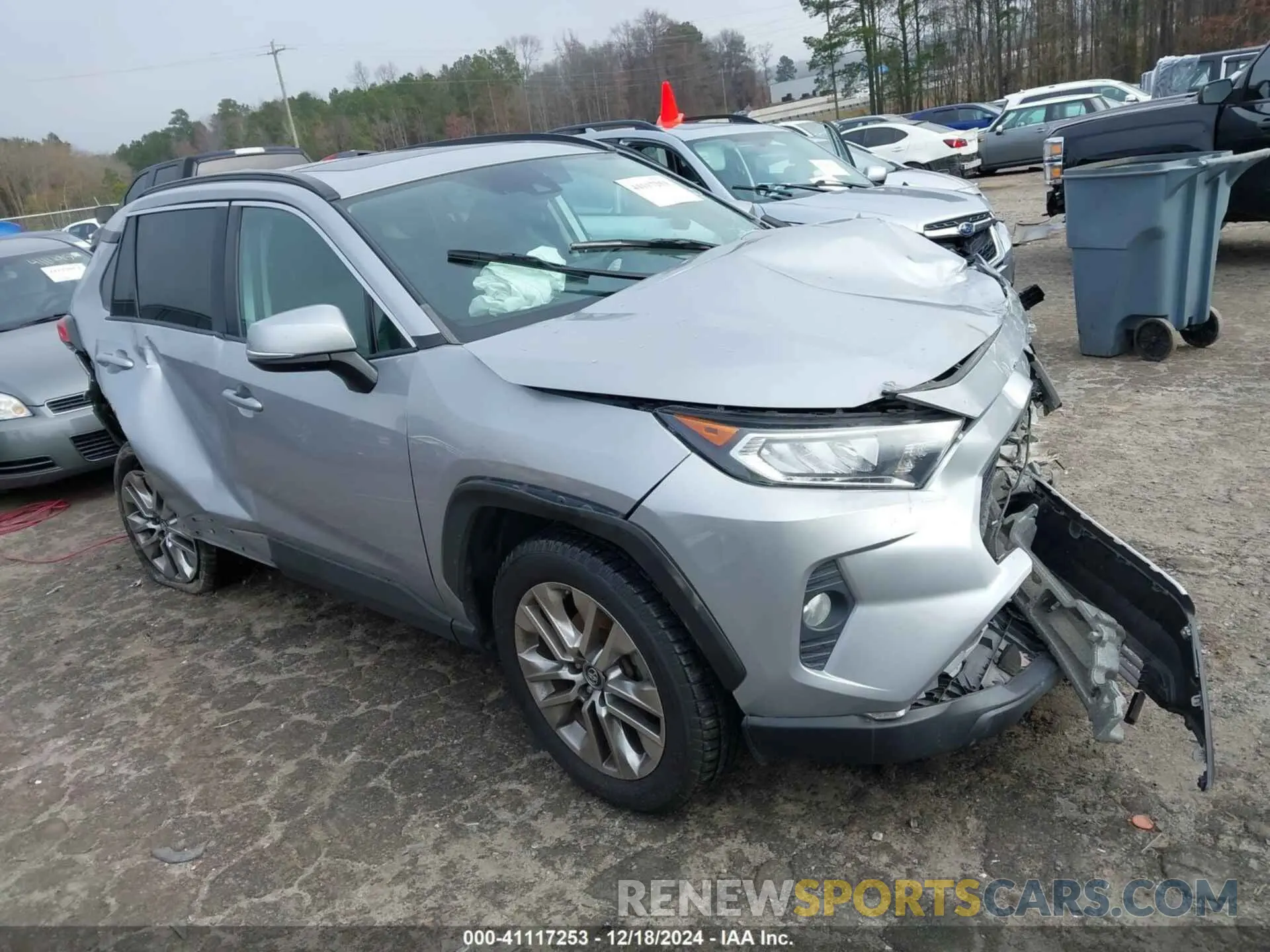 1 Photograph of a damaged car 2T3C1RFV9KW021624 TOYOTA RAV4 2019