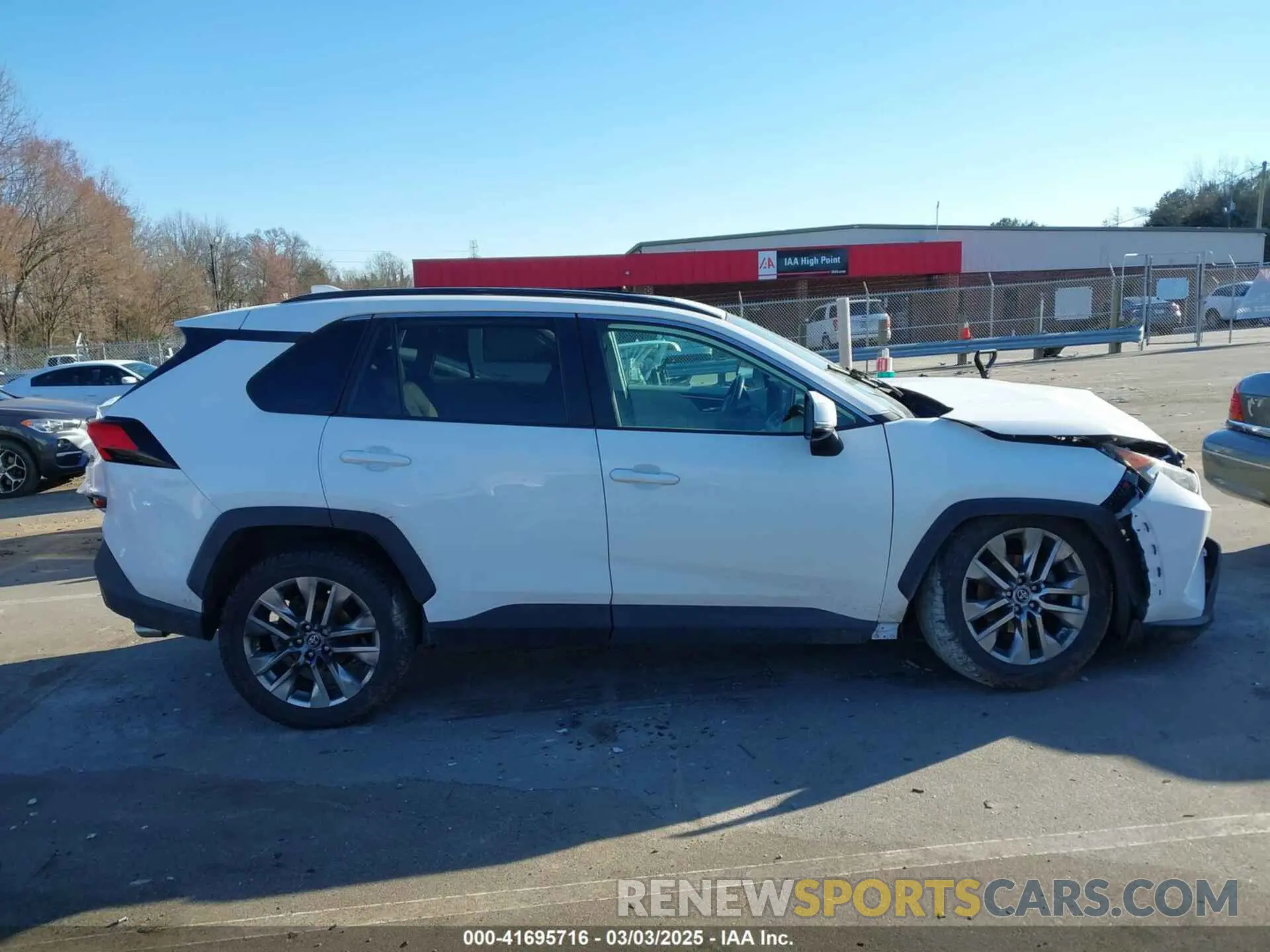 13 Фотография поврежденного автомобиля 2T3C1RFV9KW056468 TOYOTA RAV4 2019