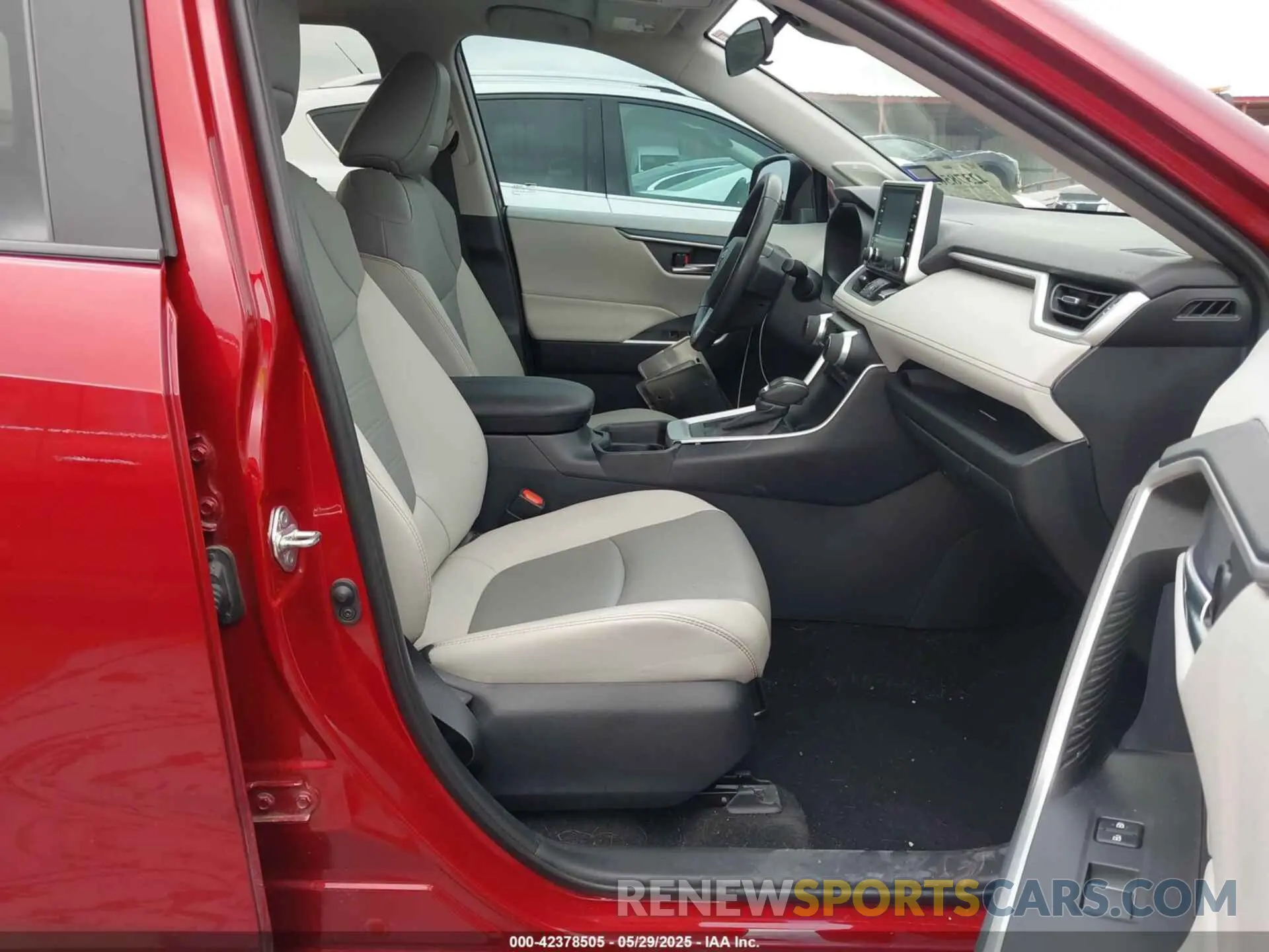 5 Фотография поврежденного автомобиля 2T3C1RFVXKC013954 TOYOTA RAV4 2019