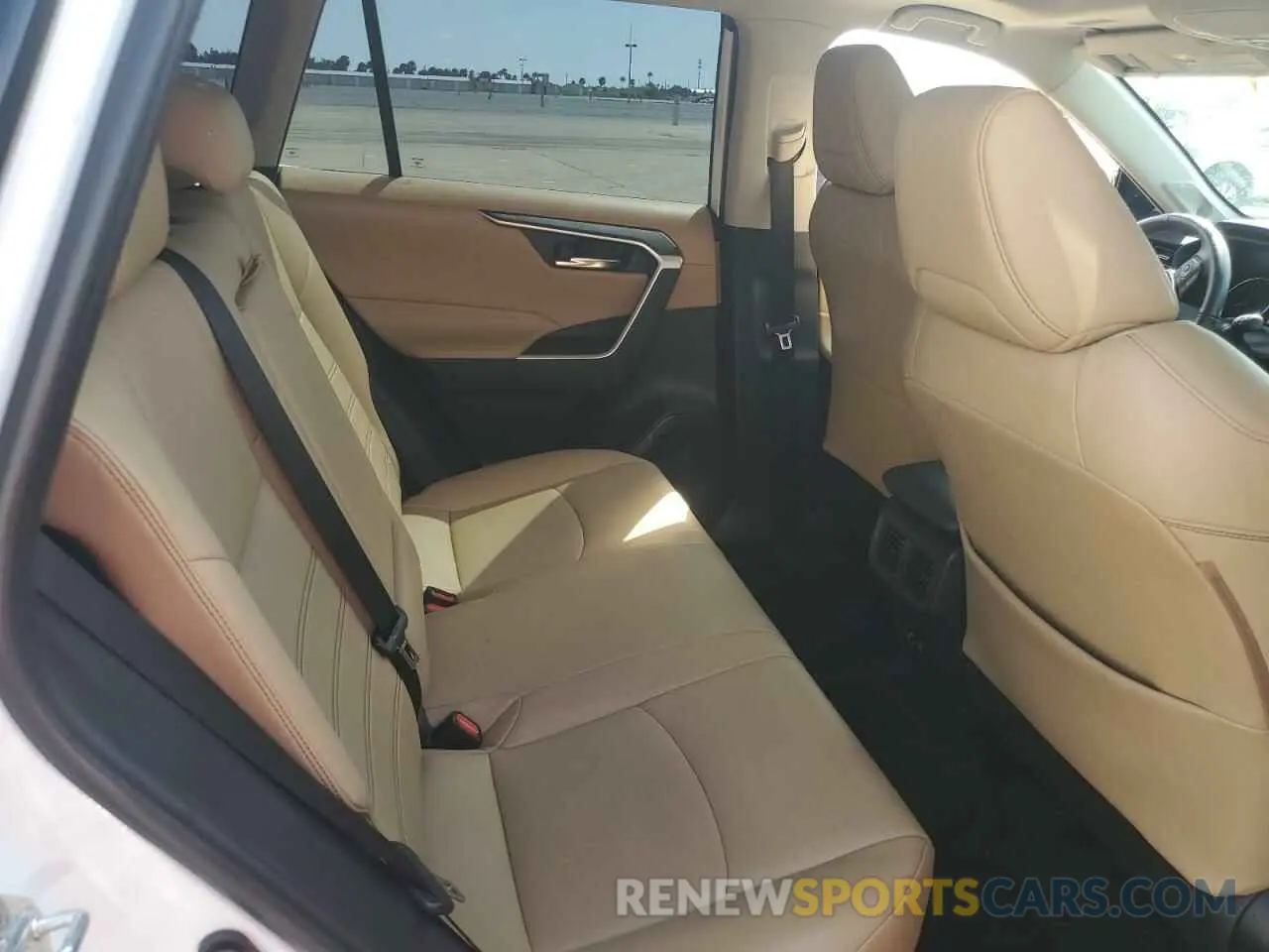 11 Photograph of a damaged car 2T3C1RFVXKW006596 TOYOTA RAV4 2019