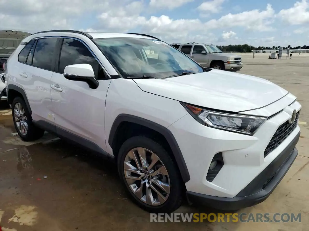 4 Photograph of a damaged car 2T3C1RFVXKW006596 TOYOTA RAV4 2019