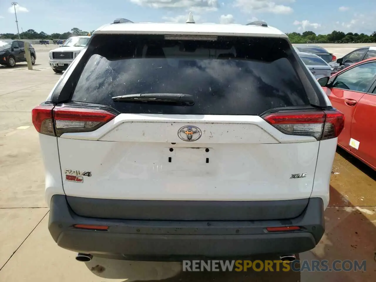 6 Photograph of a damaged car 2T3C1RFVXKW006596 TOYOTA RAV4 2019