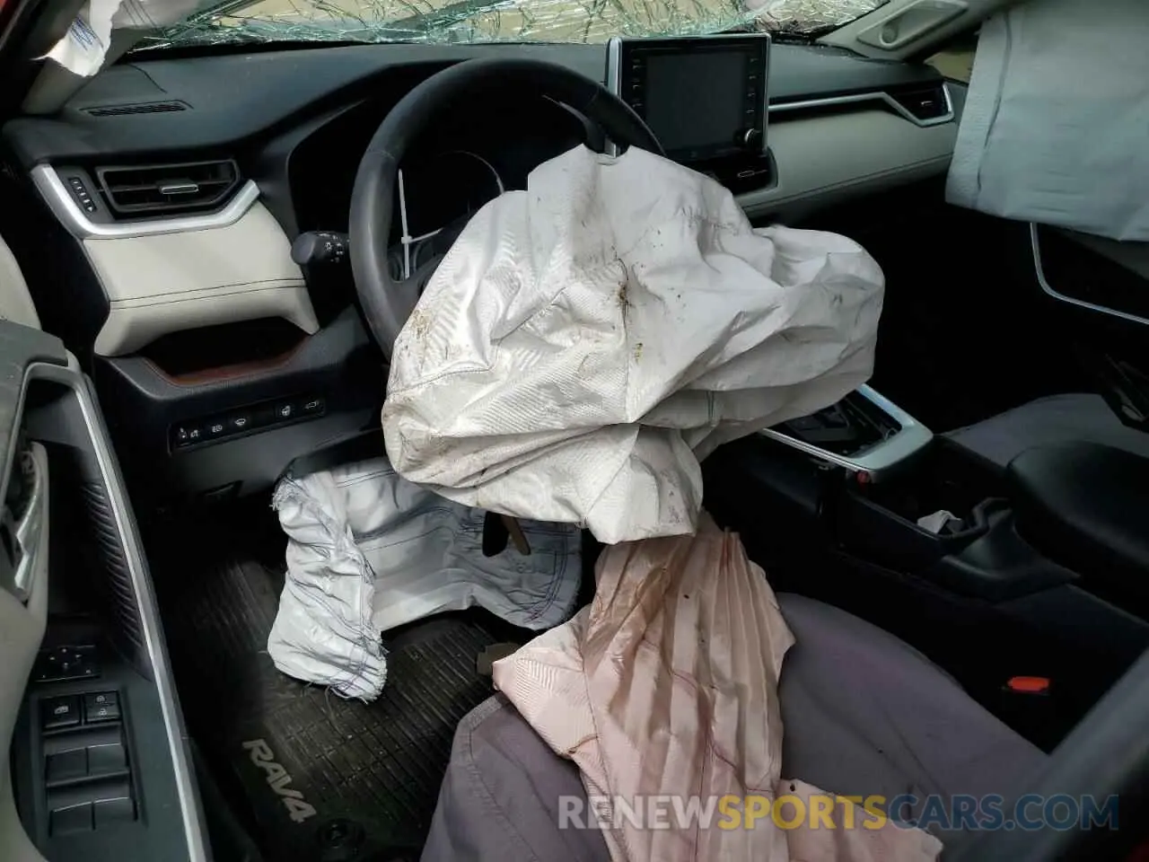 8 Фотография поврежденного автомобиля 2T3DWRFV1KW023048 TOYOTA RAV4 2019