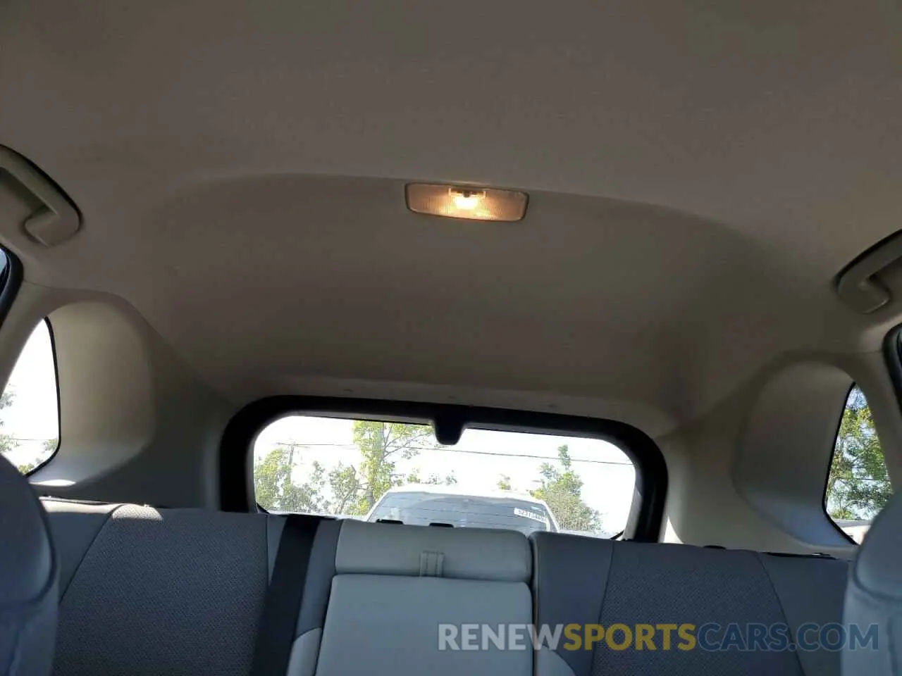10 Фотография поврежденного автомобиля 2T3DWRFV1KW034888 TOYOTA RAV4 2019