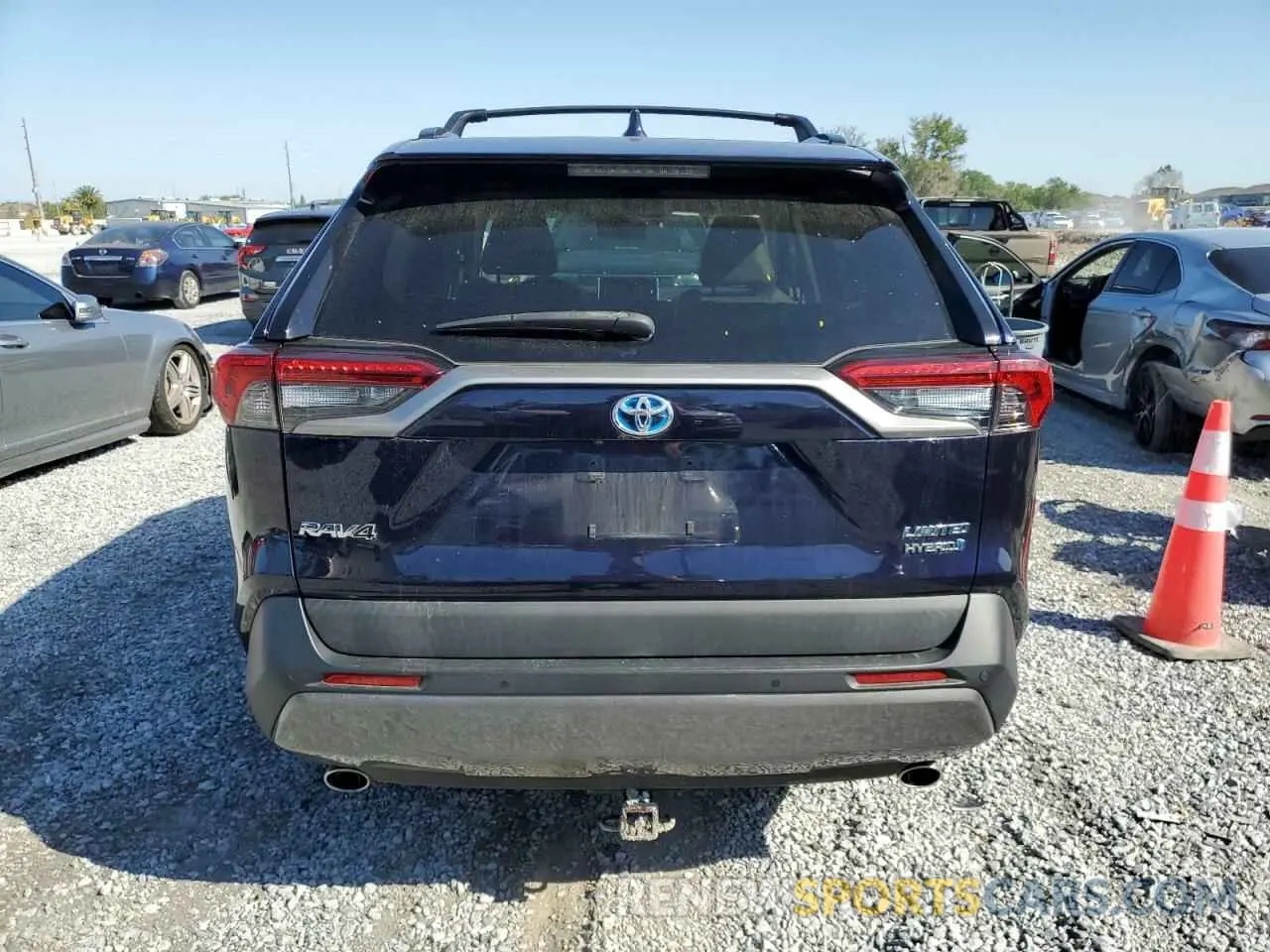 6 Фотография поврежденного автомобиля 2T3DWRFV1KW034888 TOYOTA RAV4 2019