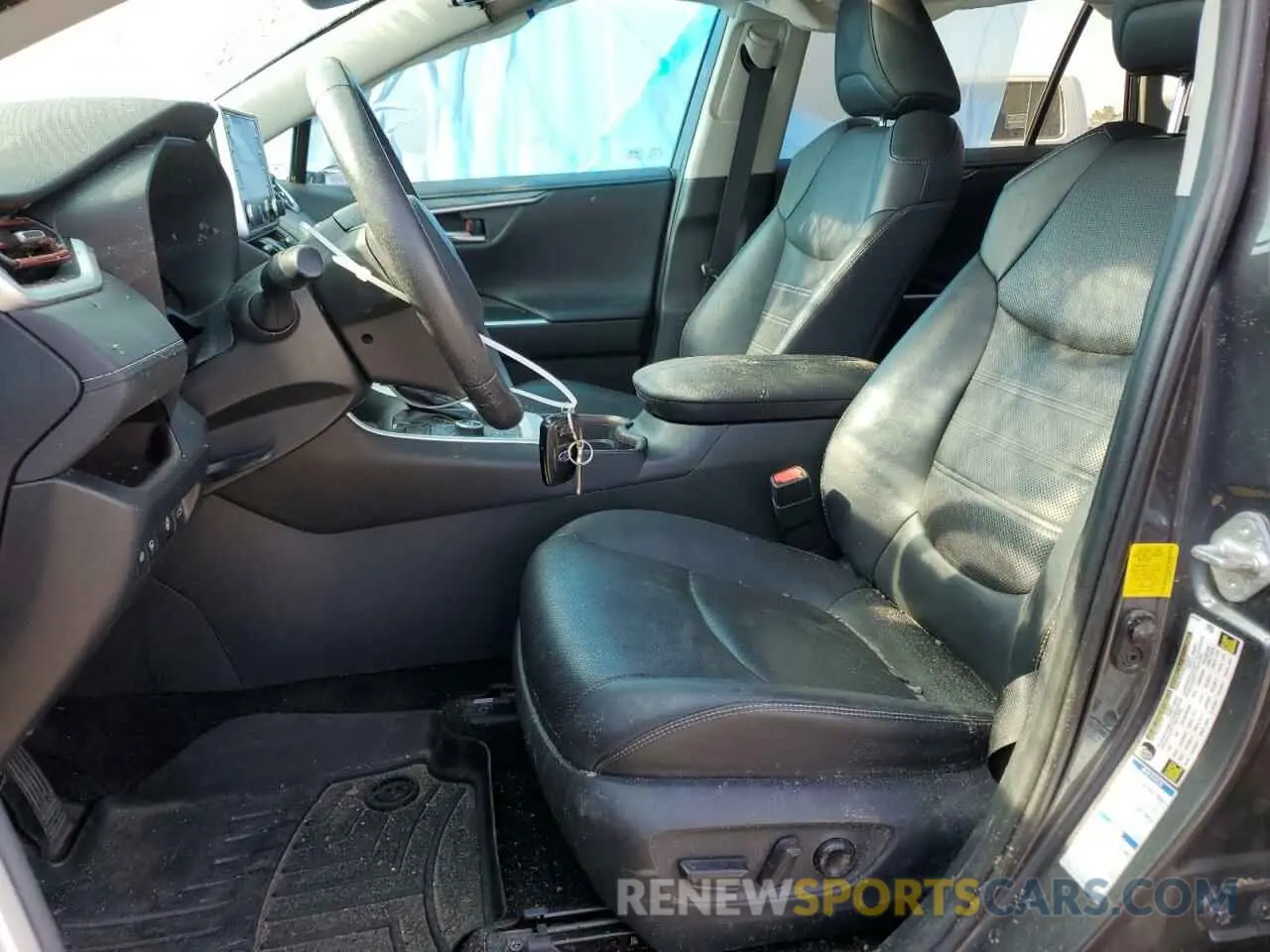7 Photograph of a damaged car 2T3DWRFV9KW017689 TOYOTA RAV4 2019