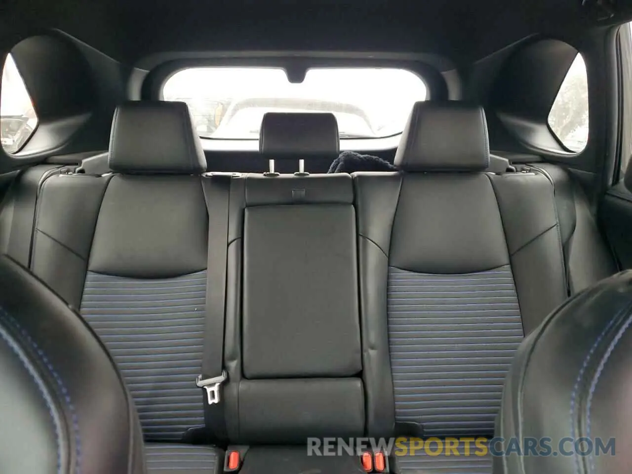 10 Photograph of a damaged car 2T3EWRFV3KW025663 TOYOTA RAV4 2019