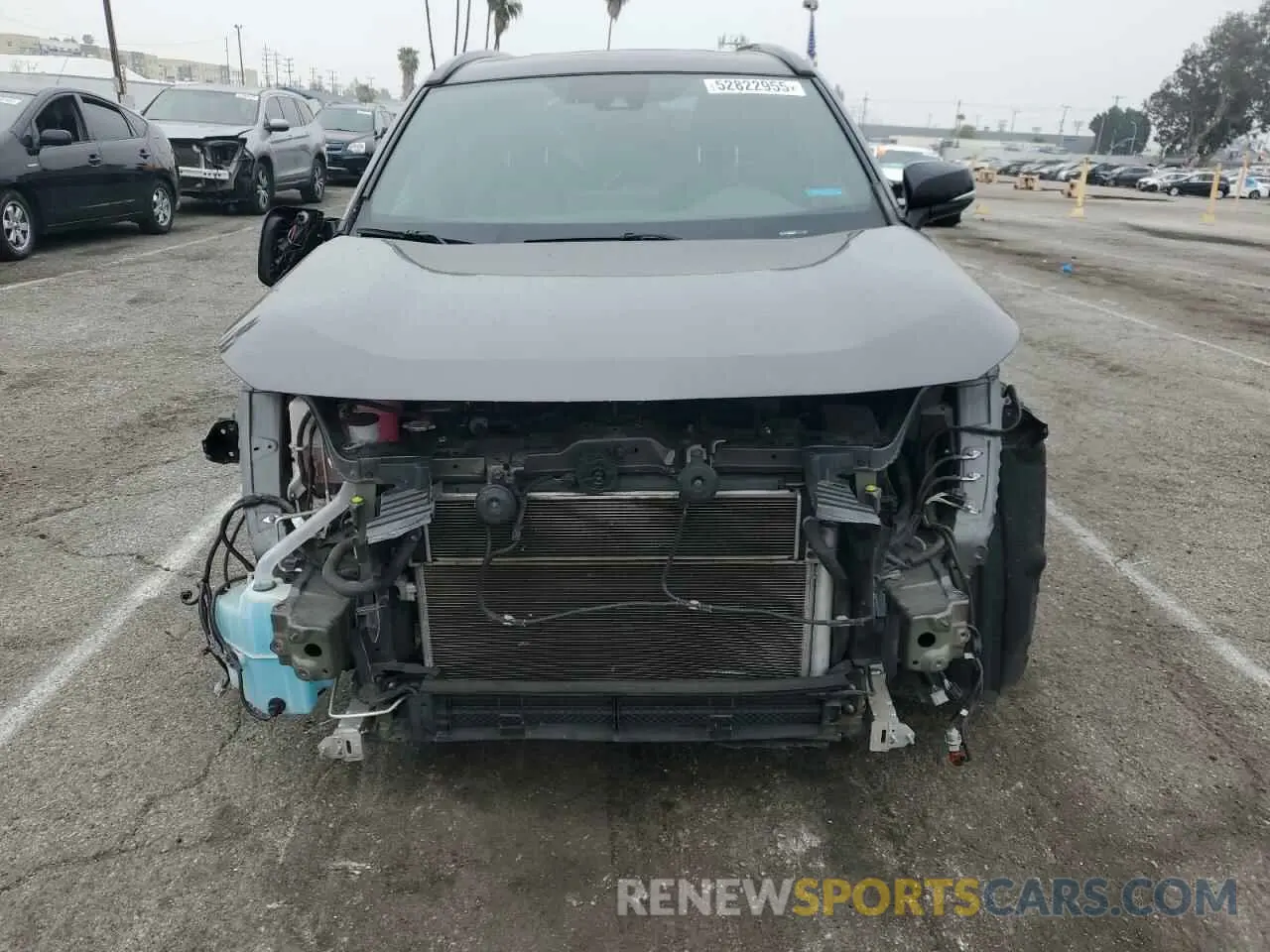 5 Photograph of a damaged car 2T3EWRFV3KW025663 TOYOTA RAV4 2019