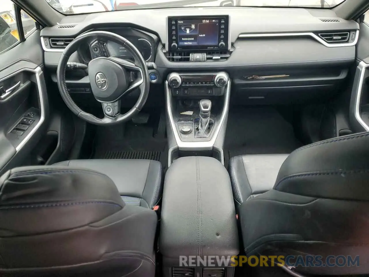 8 Photograph of a damaged car 2T3EWRFV3KW025663 TOYOTA RAV4 2019