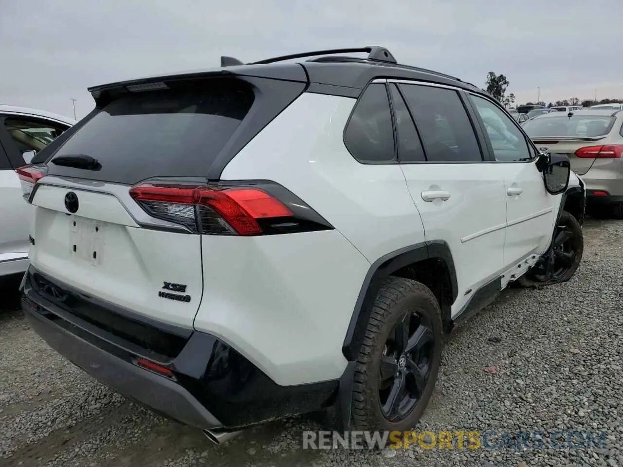 3 Photograph of a damaged car 2T3EWRFV6KW031859 TOYOTA RAV4 2019