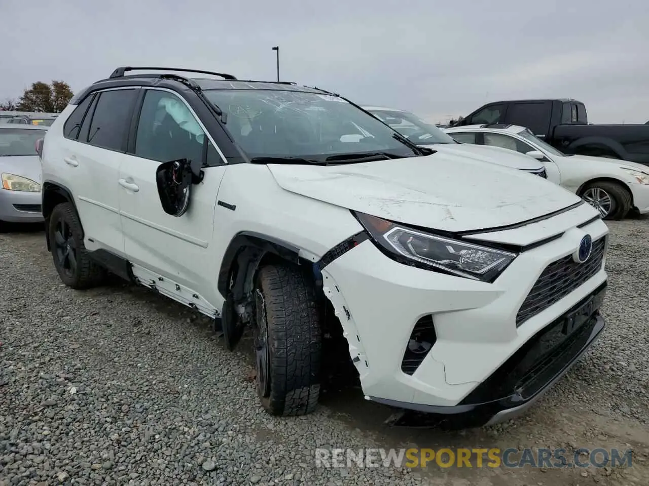 4 Photograph of a damaged car 2T3EWRFV6KW031859 TOYOTA RAV4 2019