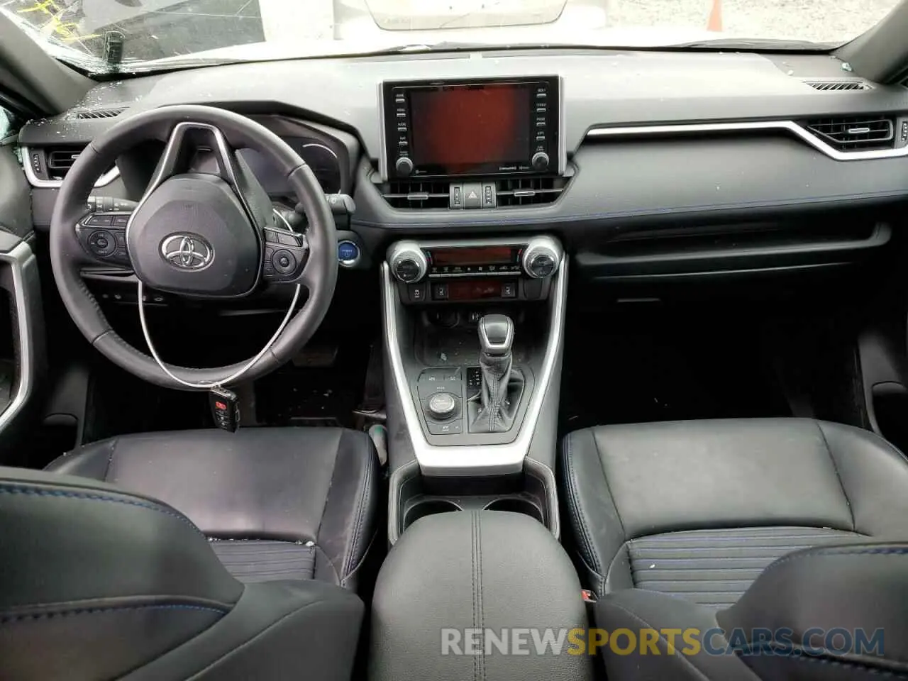 8 Photograph of a damaged car 2T3EWRFV6KW031859 TOYOTA RAV4 2019