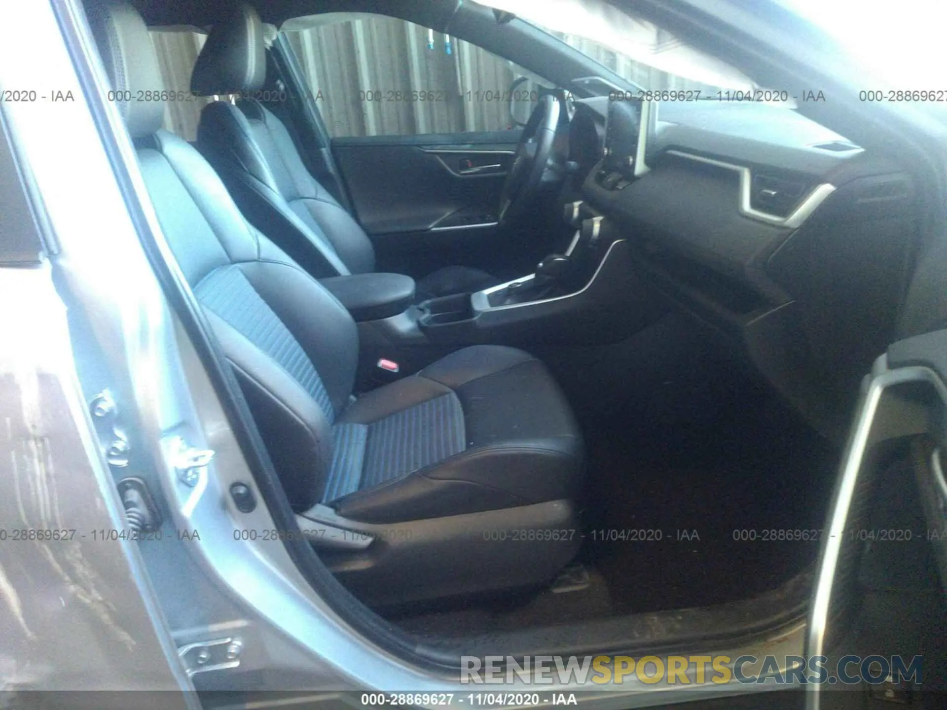 5 Photograph of a damaged car 2T3EWRFV7KW022751 TOYOTA RAV4 2019