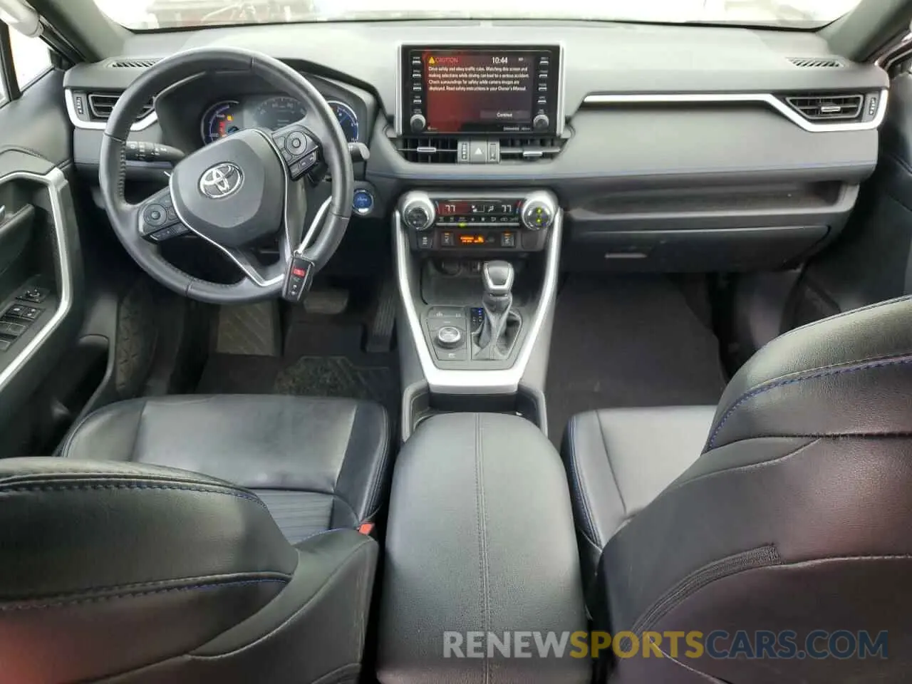 8 Photograph of a damaged car 2T3EWRFV7KW031840 TOYOTA RAV4 2019