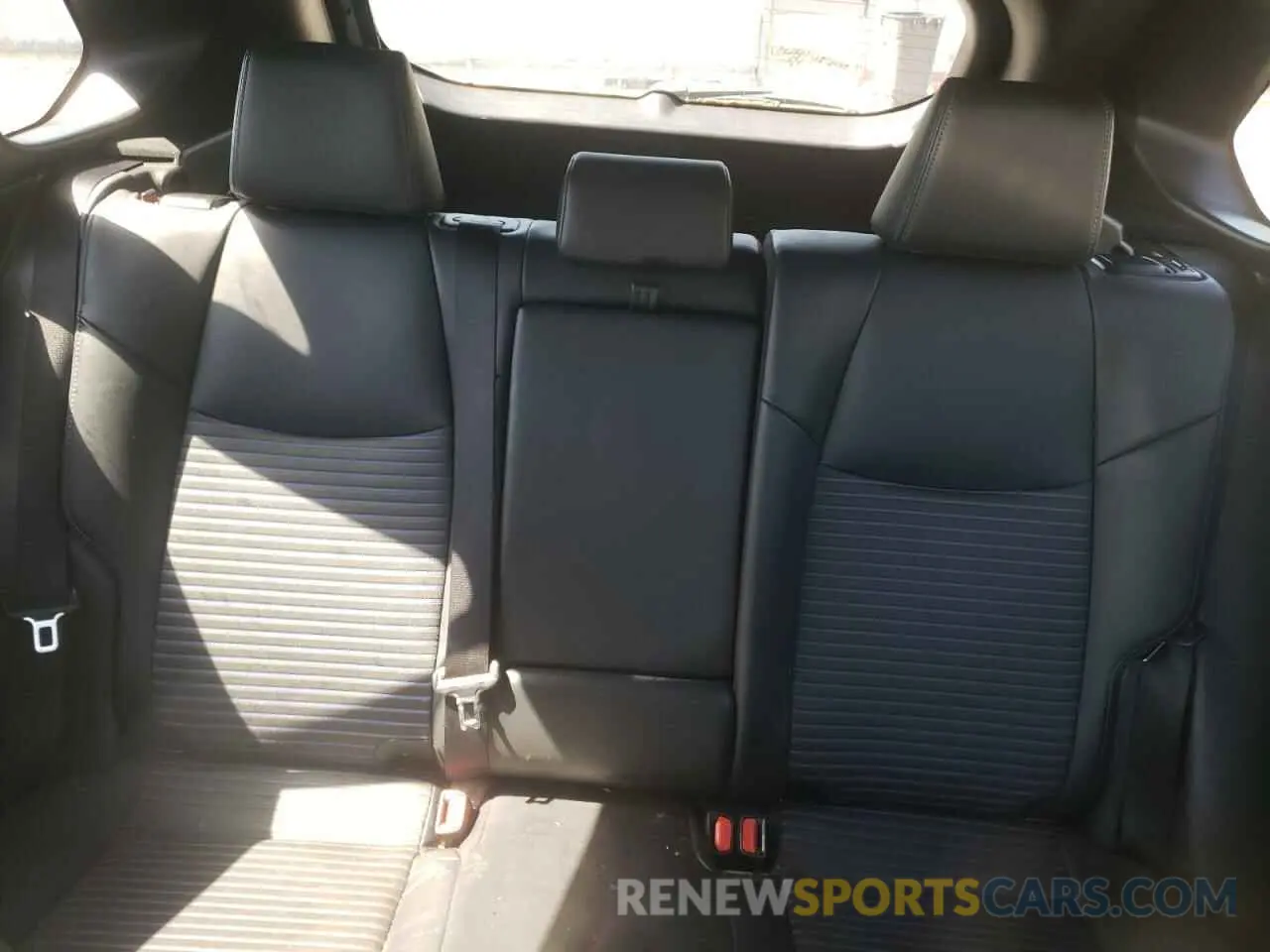 10 Фотография поврежденного автомобиля 2T3EWRFV7KW033152 TOYOTA RAV4 2019
