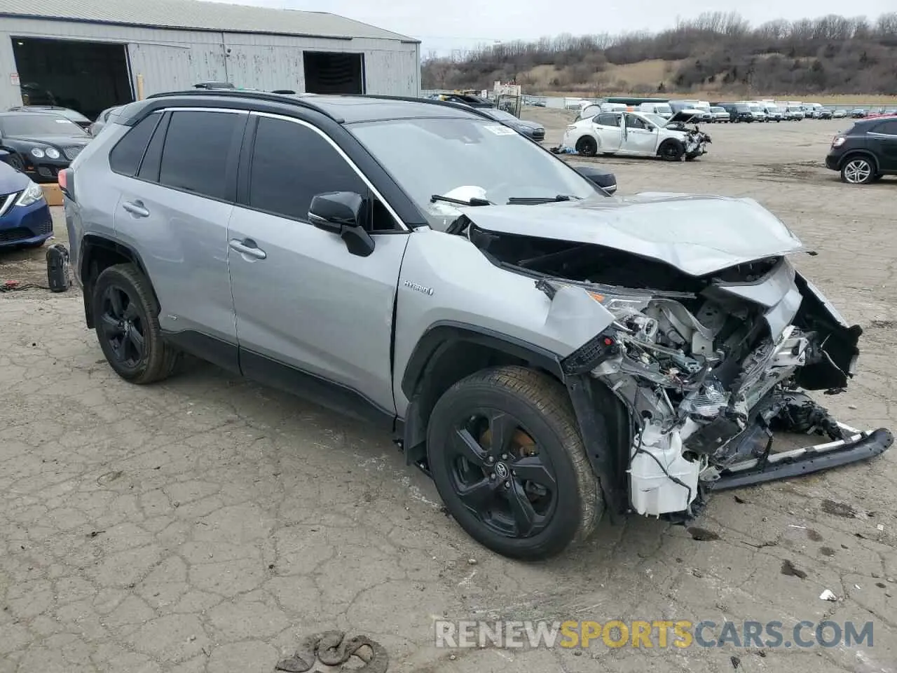 4 Photograph of a damaged car 2T3EWRFV7KW036794 TOYOTA RAV4 2019