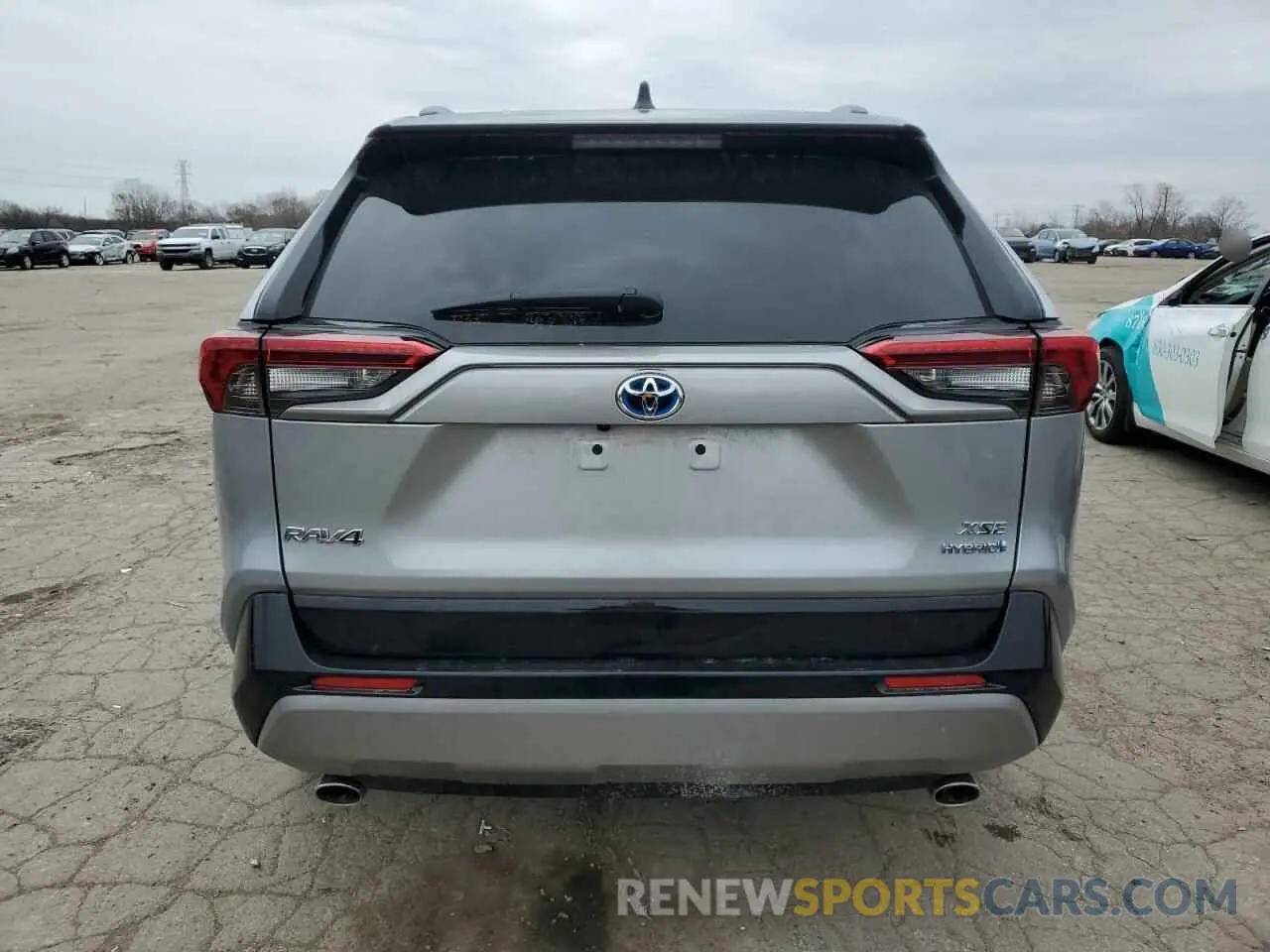6 Photograph of a damaged car 2T3EWRFV7KW036794 TOYOTA RAV4 2019