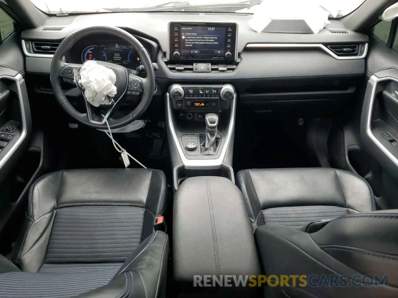 8 Photograph of a damaged car 2T3EWRFV7KW036794 TOYOTA RAV4 2019