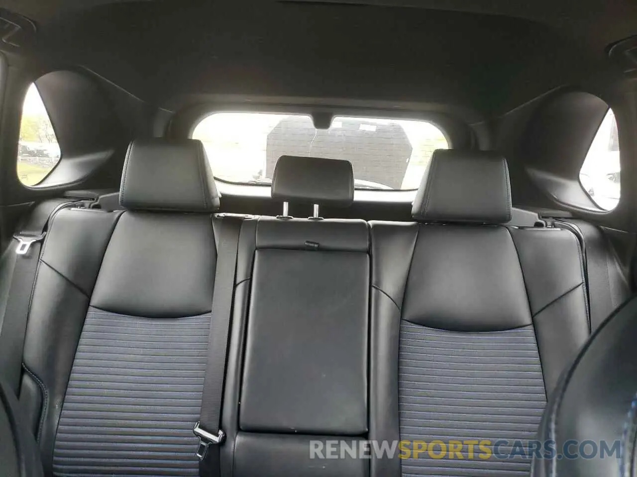10 Photograph of a damaged car 2T3EWRFV8KW025609 TOYOTA RAV4 2019