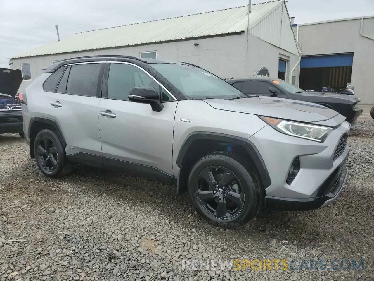 4 Photograph of a damaged car 2T3EWRFV8KW025609 TOYOTA RAV4 2019