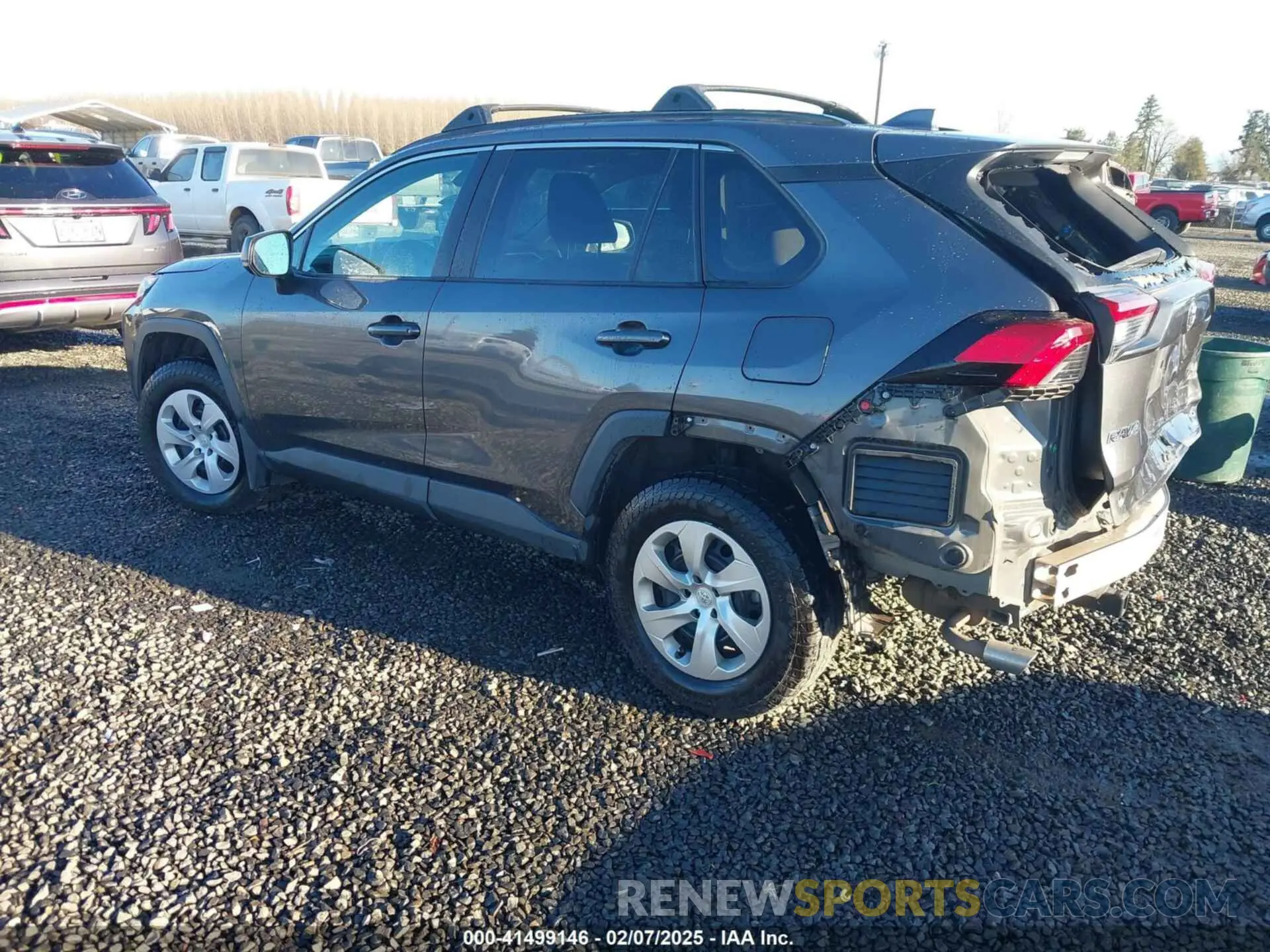 3 Фотография поврежденного автомобиля 2T3F1RFV0KW019791 TOYOTA RAV4 2019