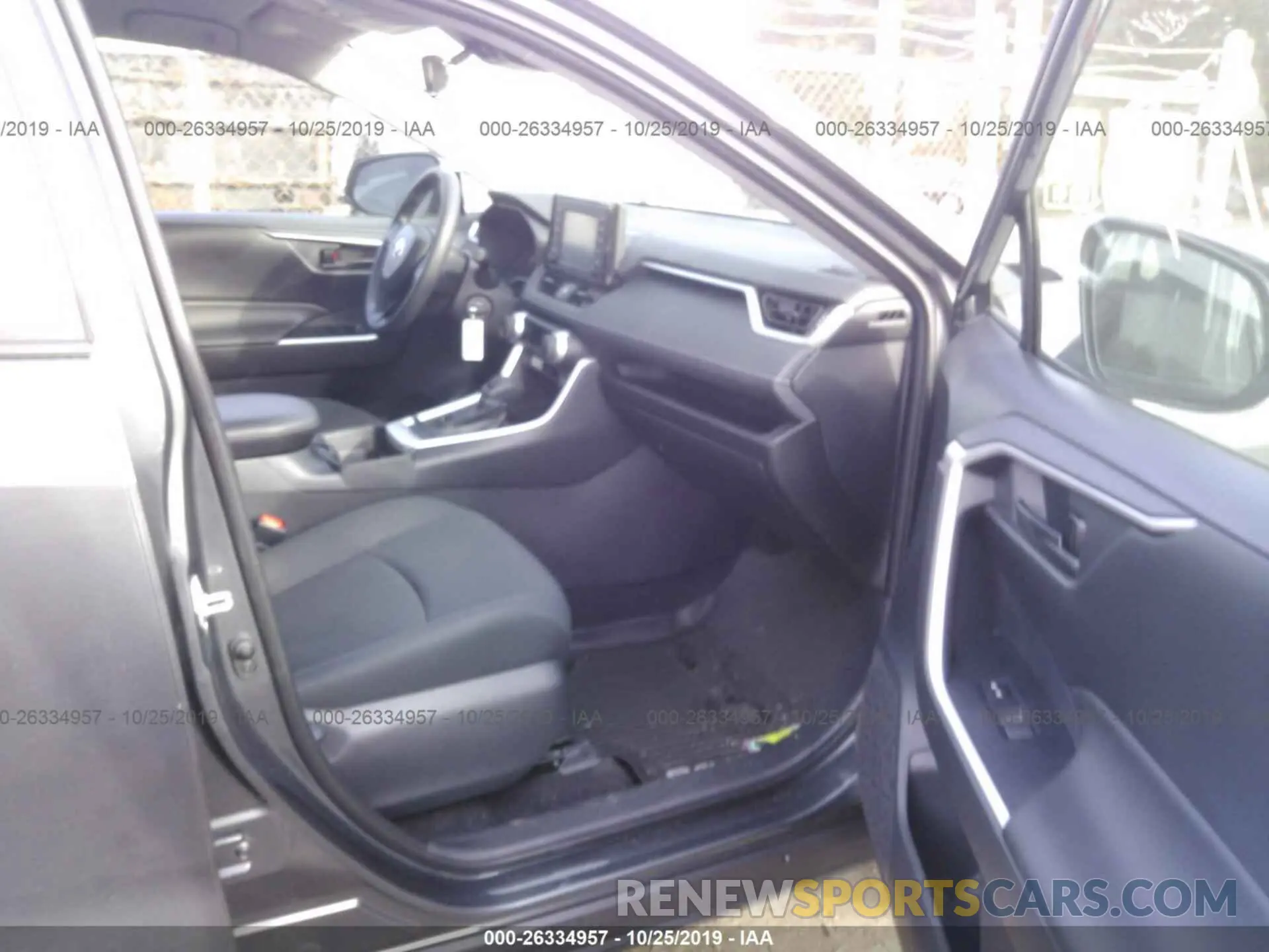 5 Photograph of a damaged car 2T3F1RFV0KW047204 TOYOTA RAV4 2019